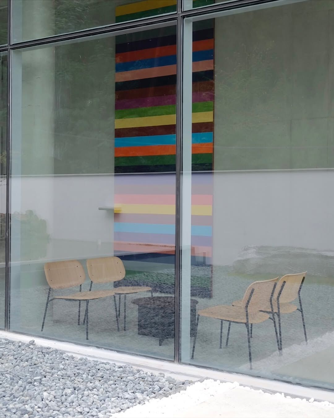 HAY 家具與飾品在釜山 Gonggan Mim 藝廊內展示