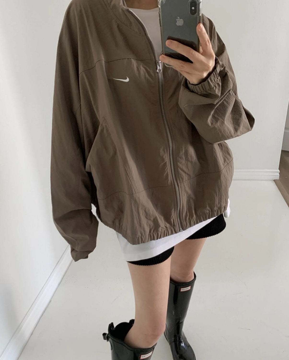 Nike Sportwear 短版立領防風外套 教練外套 抗UV 抗紫外線 落肩 奶茶棕 女款 HJ1000-233/預購