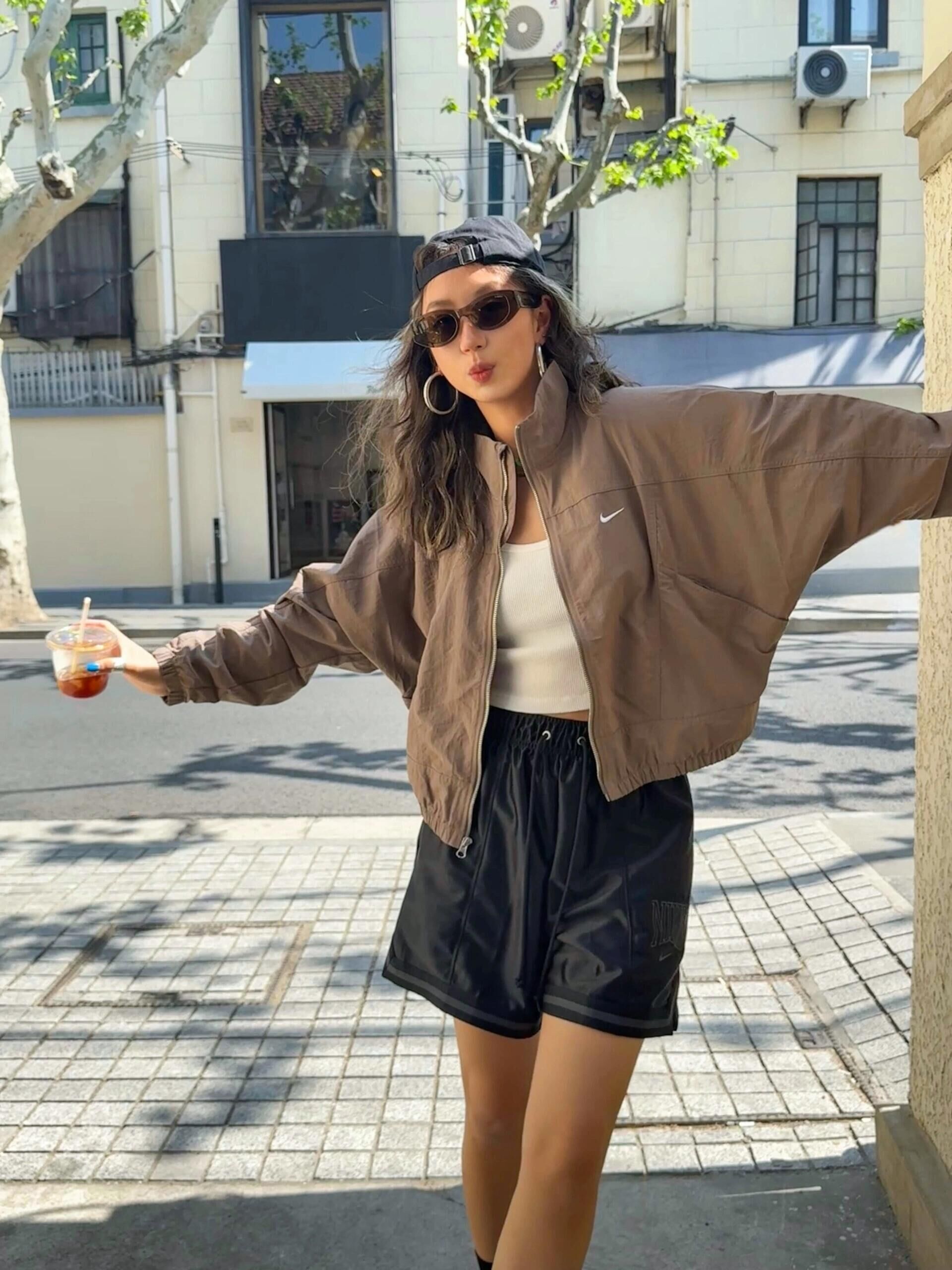 Nike Sportwear 短版立領防風外套 教練外套 抗UV 抗紫外線 落肩 奶茶棕 女款 HJ1000-233/預購