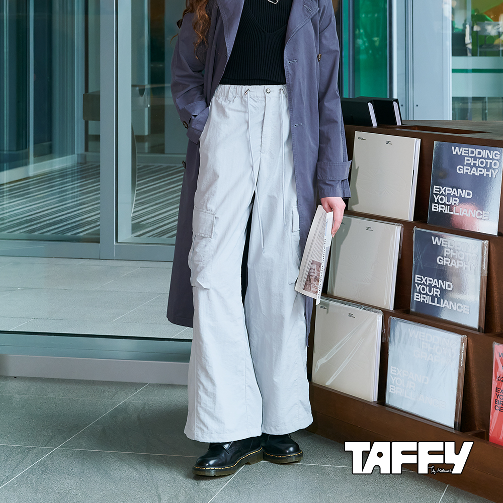 MA‧TSU Mi 尼龍機能抽繩大口袋工裝寬褲(淺灰.黑)