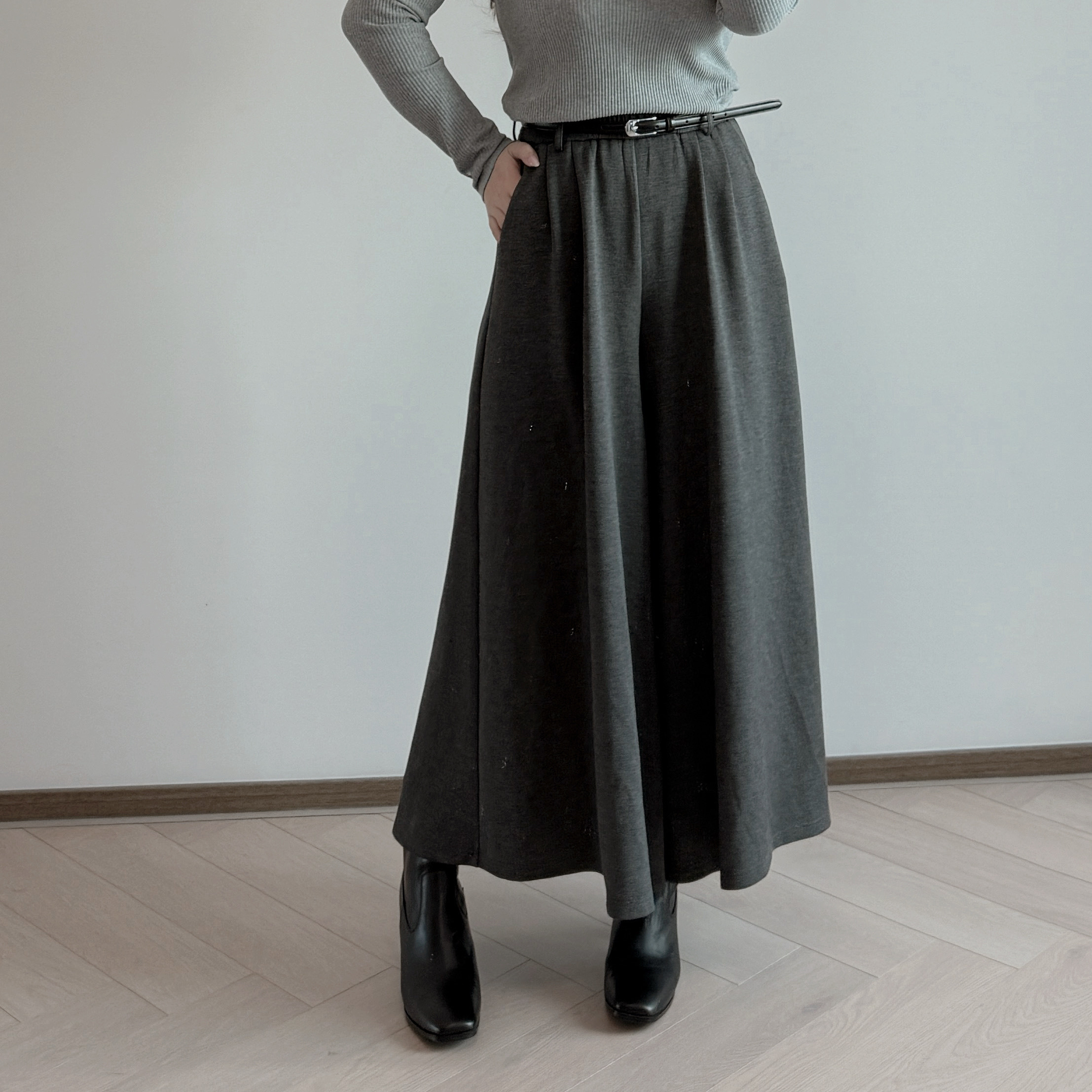 現貨 7296 彈力雲感針織闊腳褲