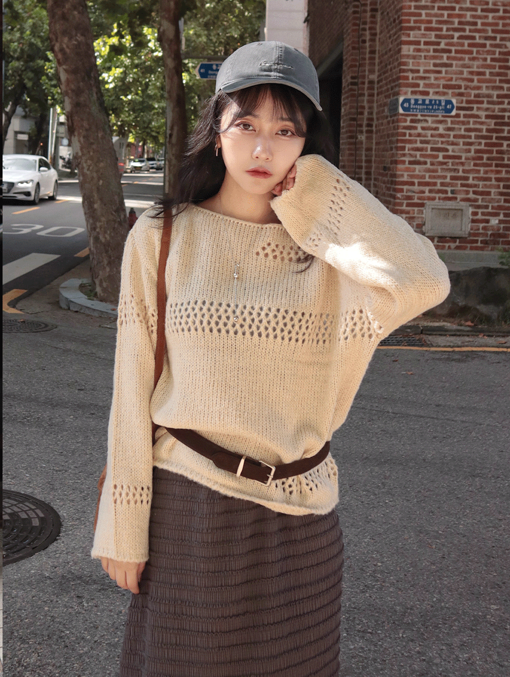 25H103 本期推薦! 奶油蜂蜜不規則鏤空軟呼呼針織毛衣 (中長板)