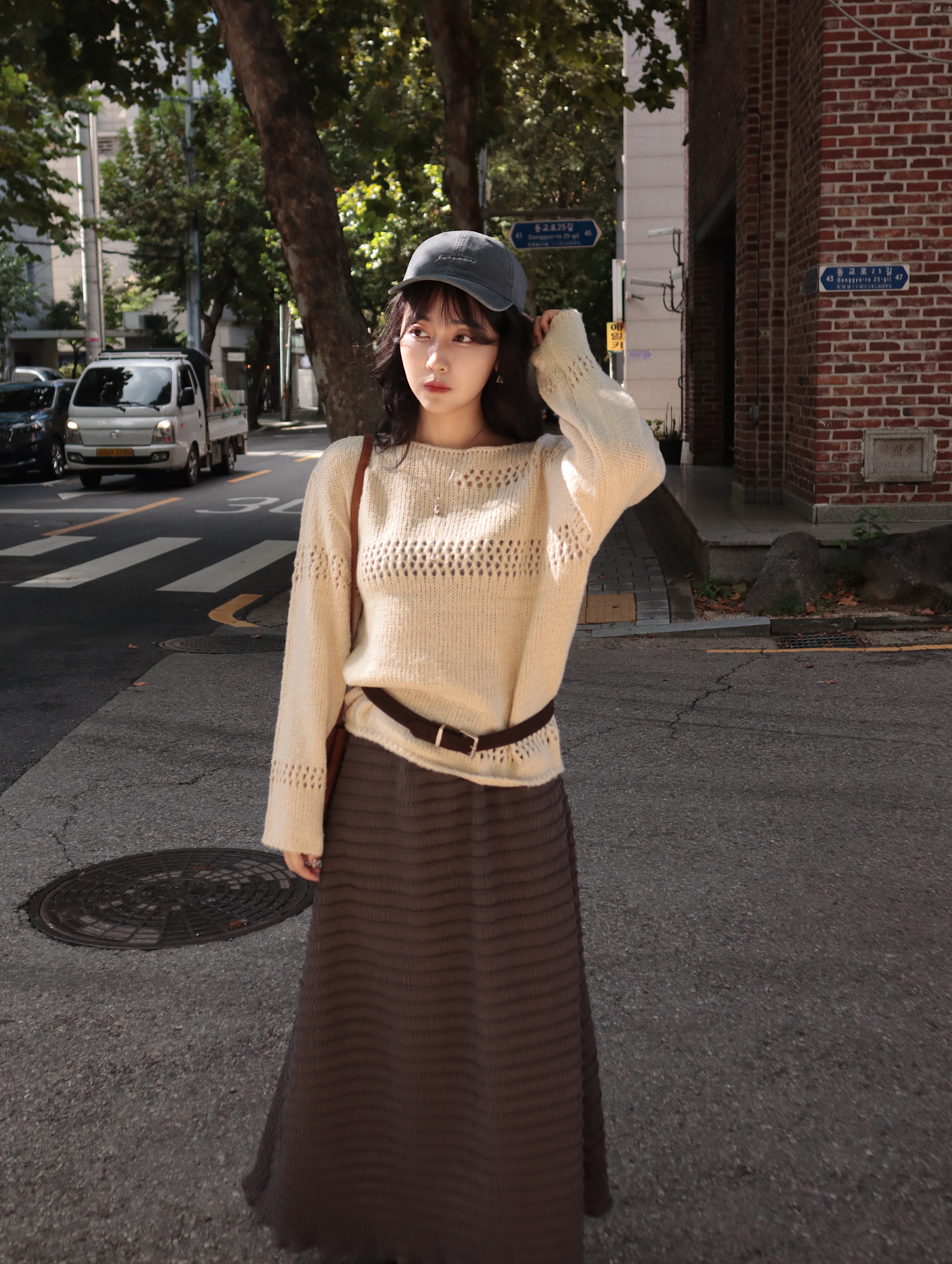 25H103 本期推薦! 奶油蜂蜜不規則鏤空軟呼呼針織毛衣 (中長板)