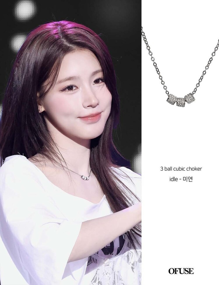 OFUSE 3 BALL CUBIC CHOKER