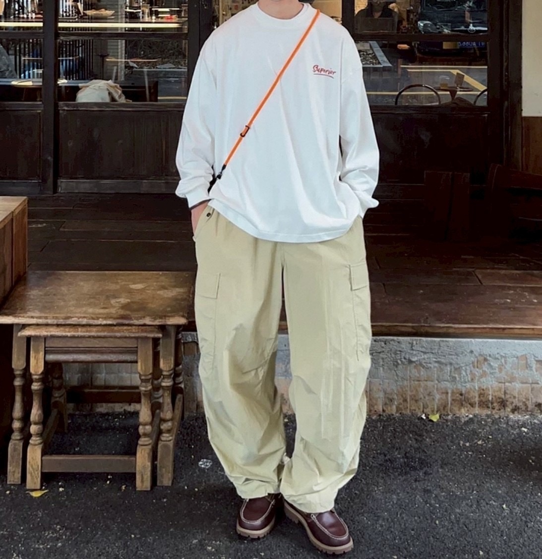 英文 草寫 寬鬆 落肩 純棉 長袖