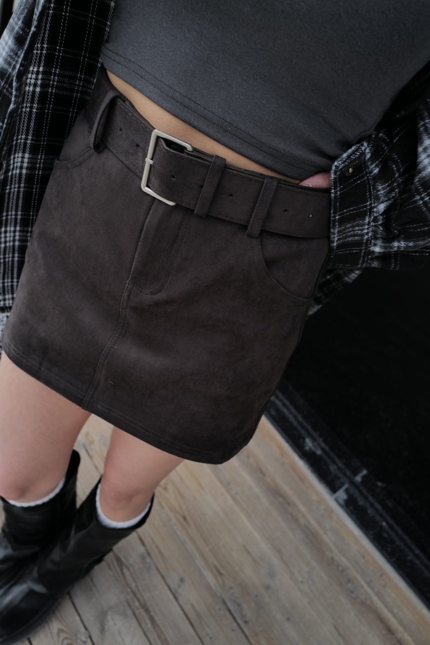 麂皮附同色腰帶皮裙*4色