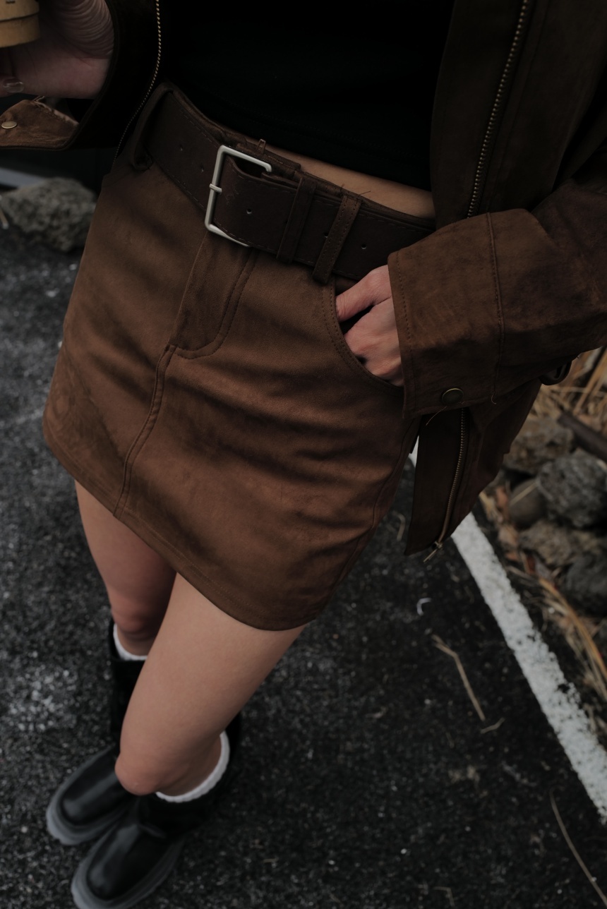 麂皮附同色腰帶皮裙*4色