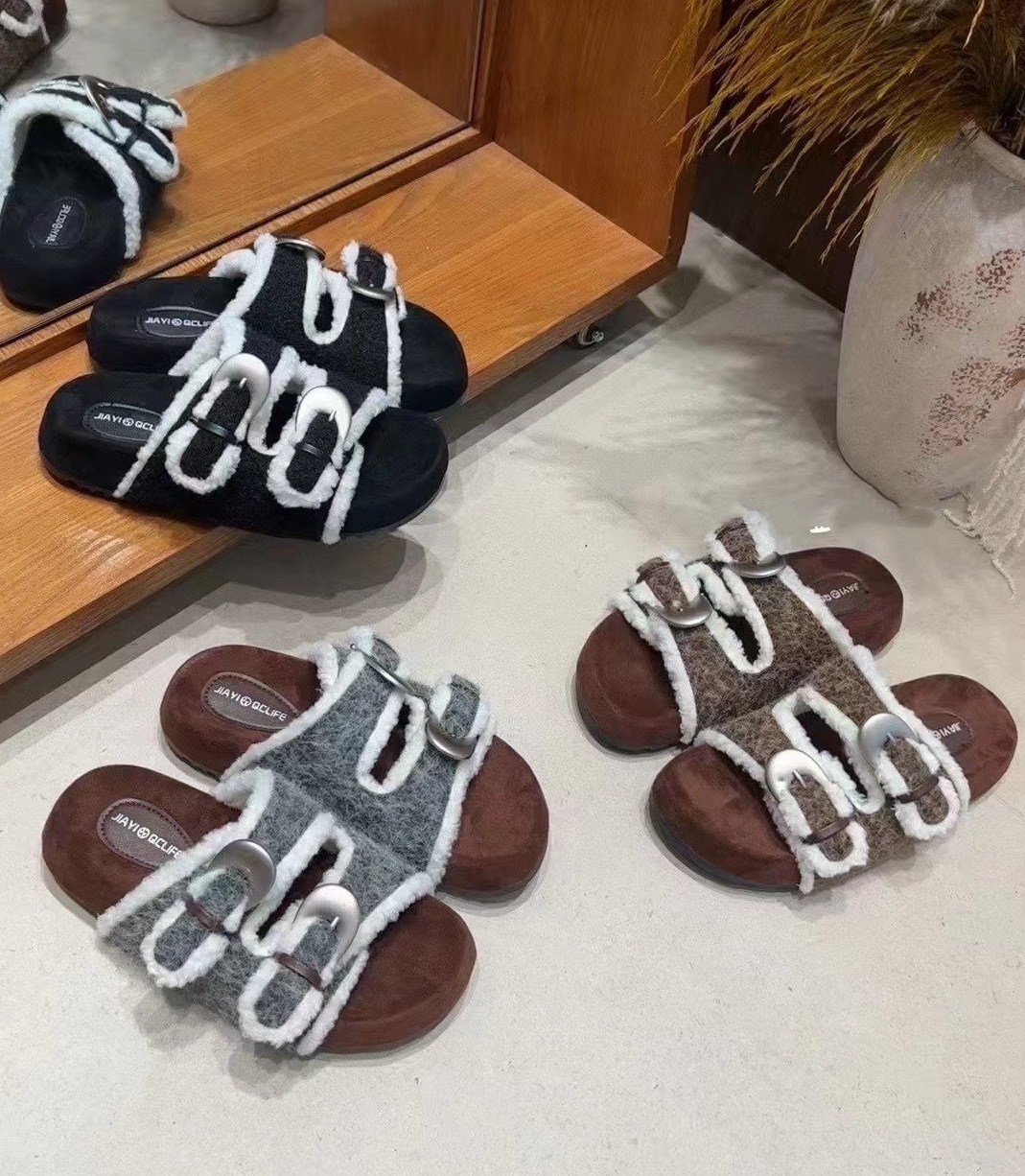 雙釦環毛毛拖鞋