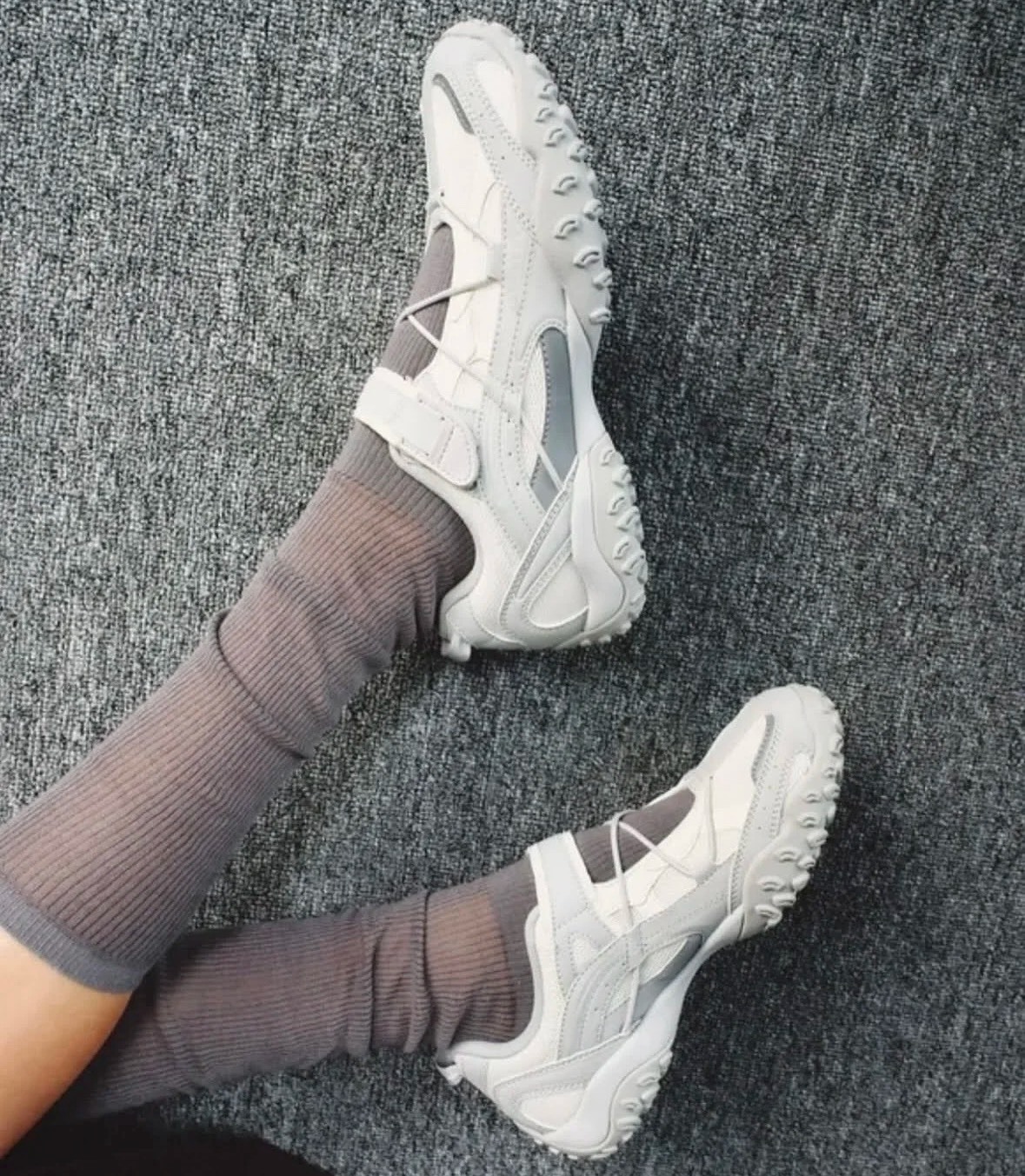 韓韶禧著用款 FILA 運動鞋 ECHAPPE VC V2 灰 白 芭蕾風 瑪莉珍 4C634Z050