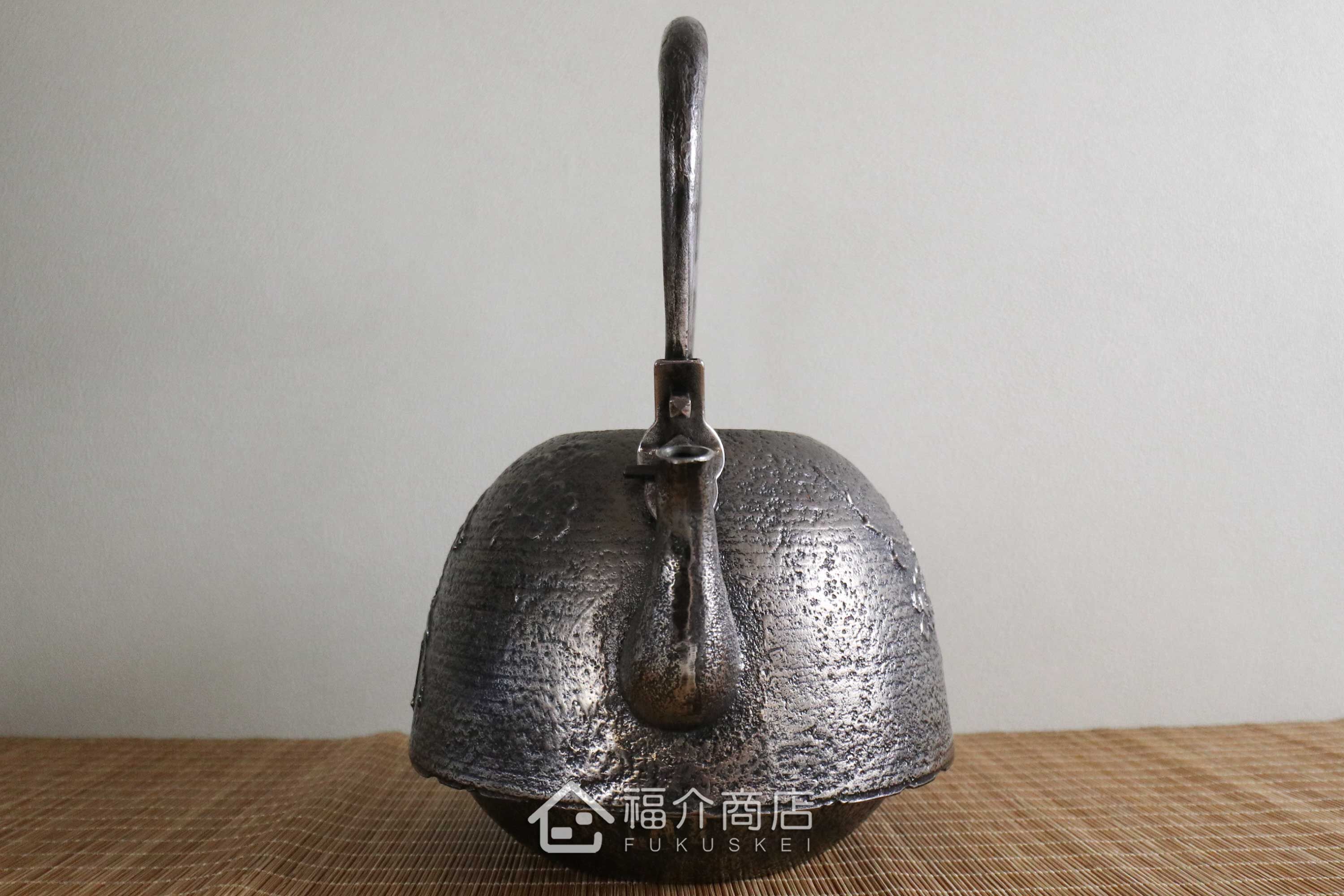 泡茶煮水用的日本製馬紋砂鐵壺