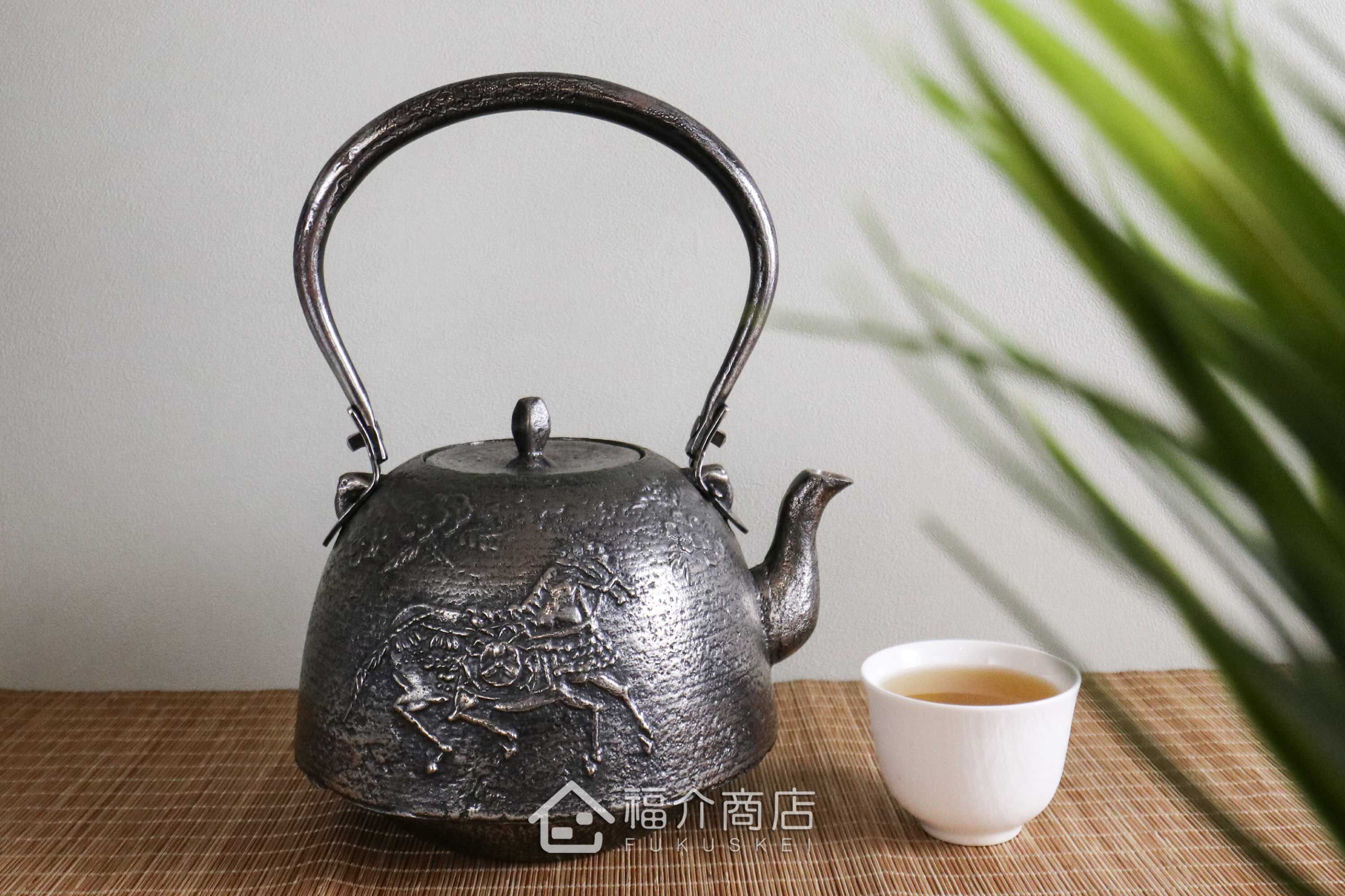 泡茶煮水用的日本製馬紋砂鐵壺