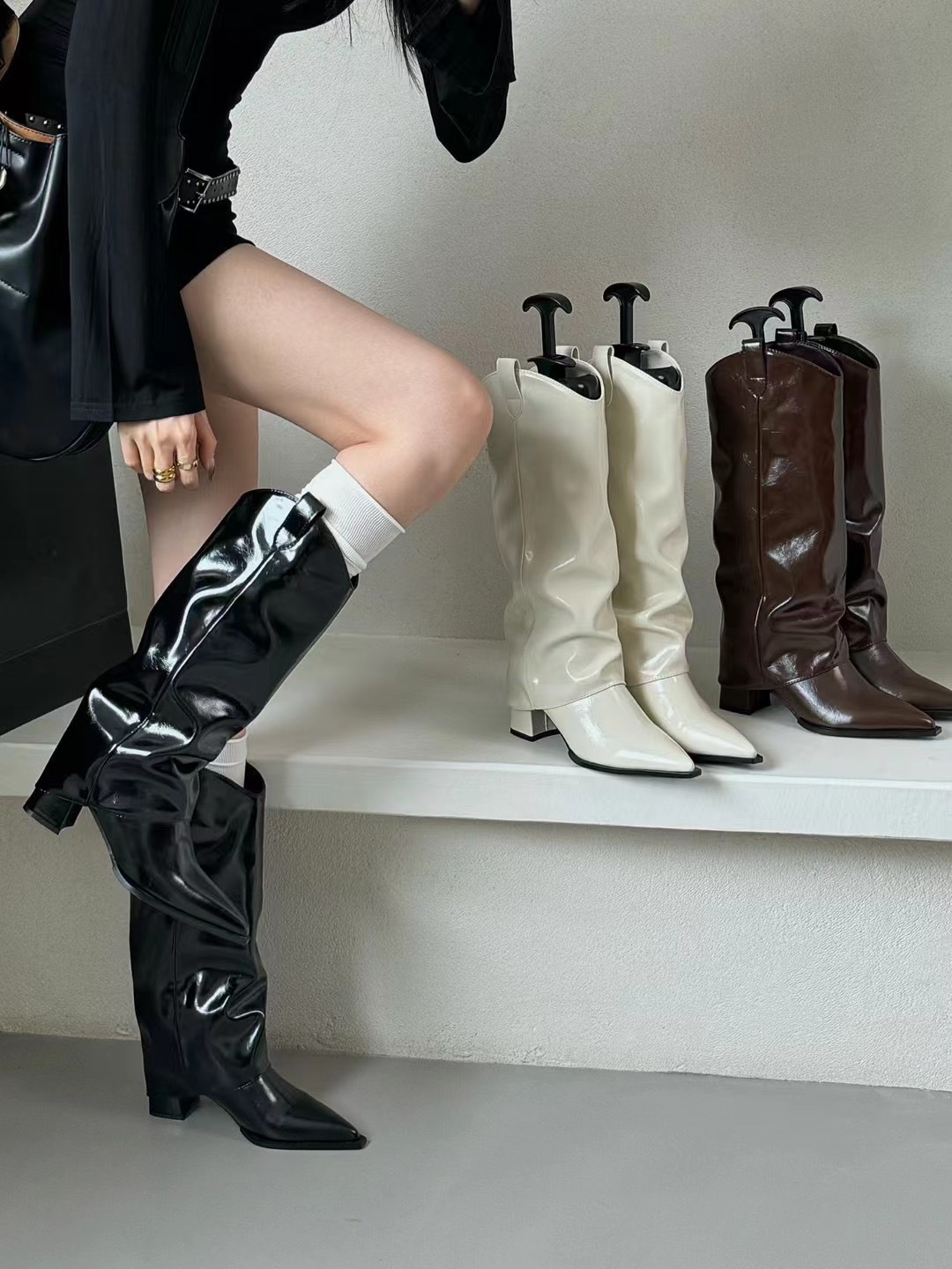 亮皮尖頭褲管長靴(單裡款/刷毛款)(35-40)