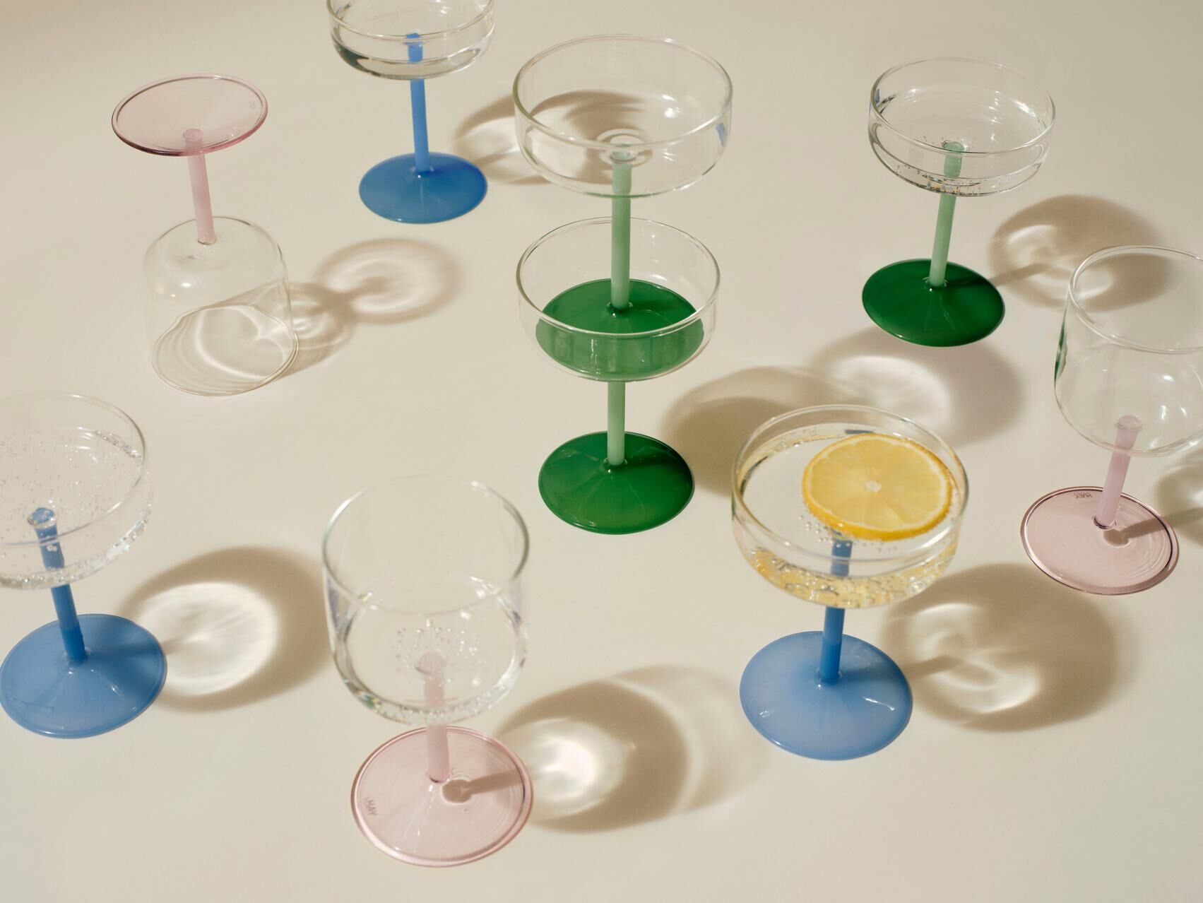 HAY Tint Wine Glass 盛裝紅酒與果汁的細膩光影