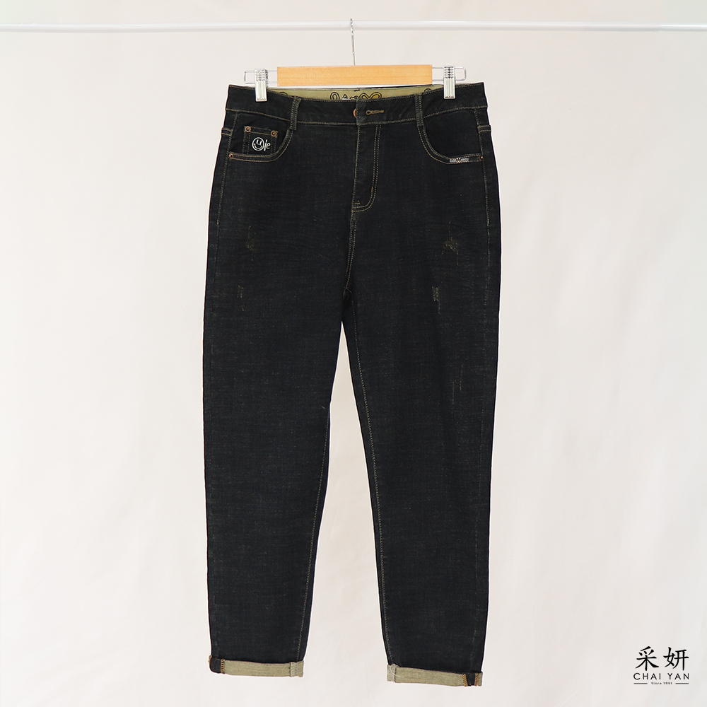 刷舊口袋刺繡布標牛仔窄管九分褲
