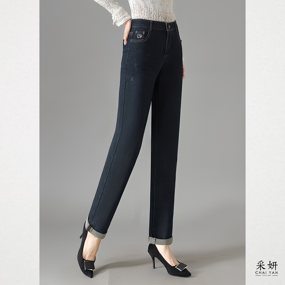 刷舊口袋刺繡布標牛仔窄管九分褲