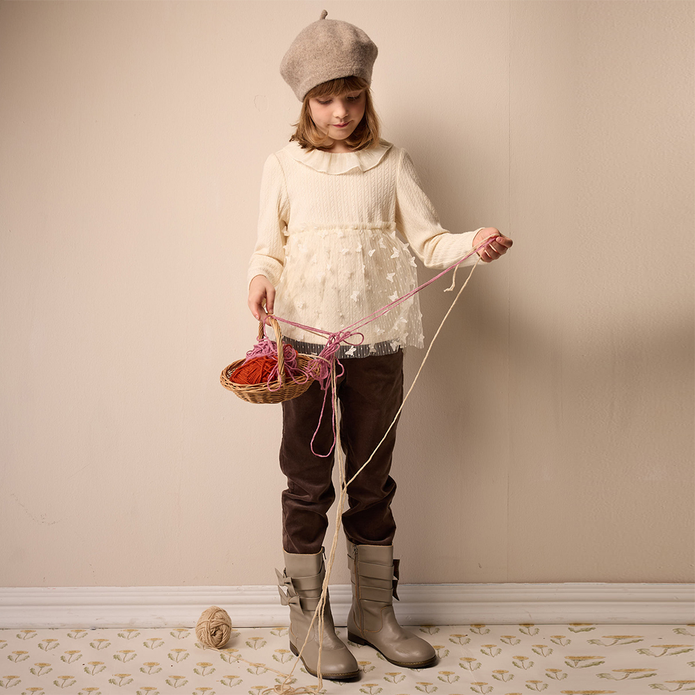 PIPPY 優雅網紗領下擺浪漫蝴蝶長袖上衣 米白