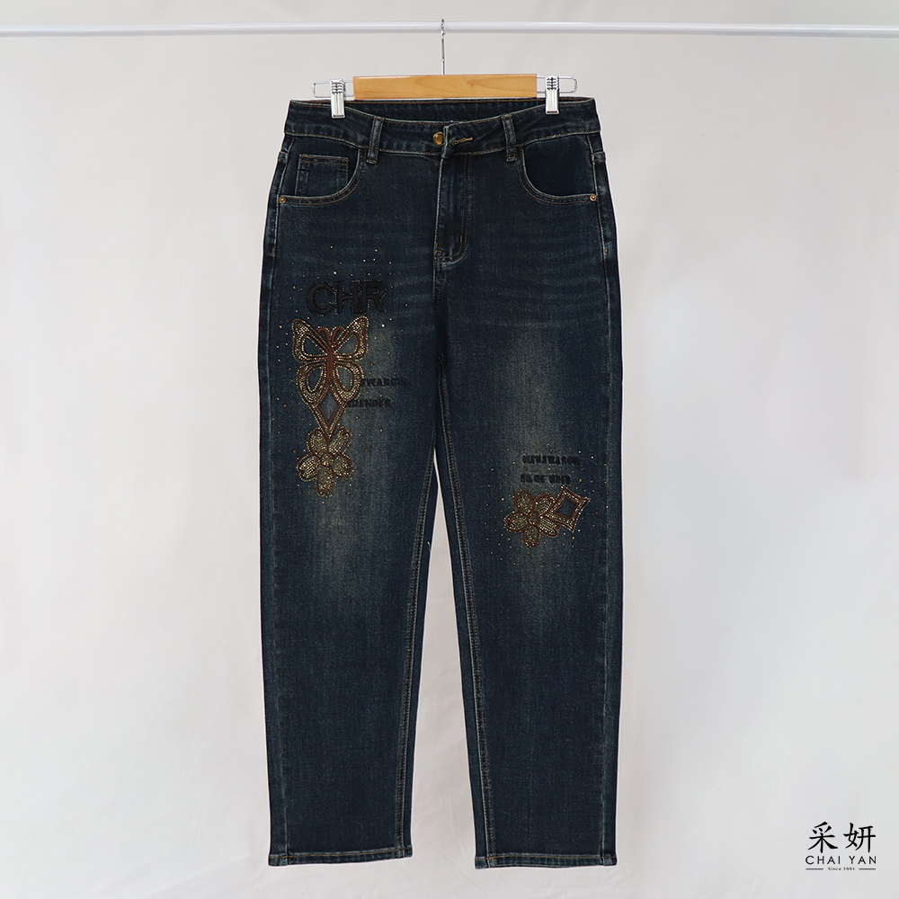 字母蝴蝶花朵刺繡牛仔窄管九分褲