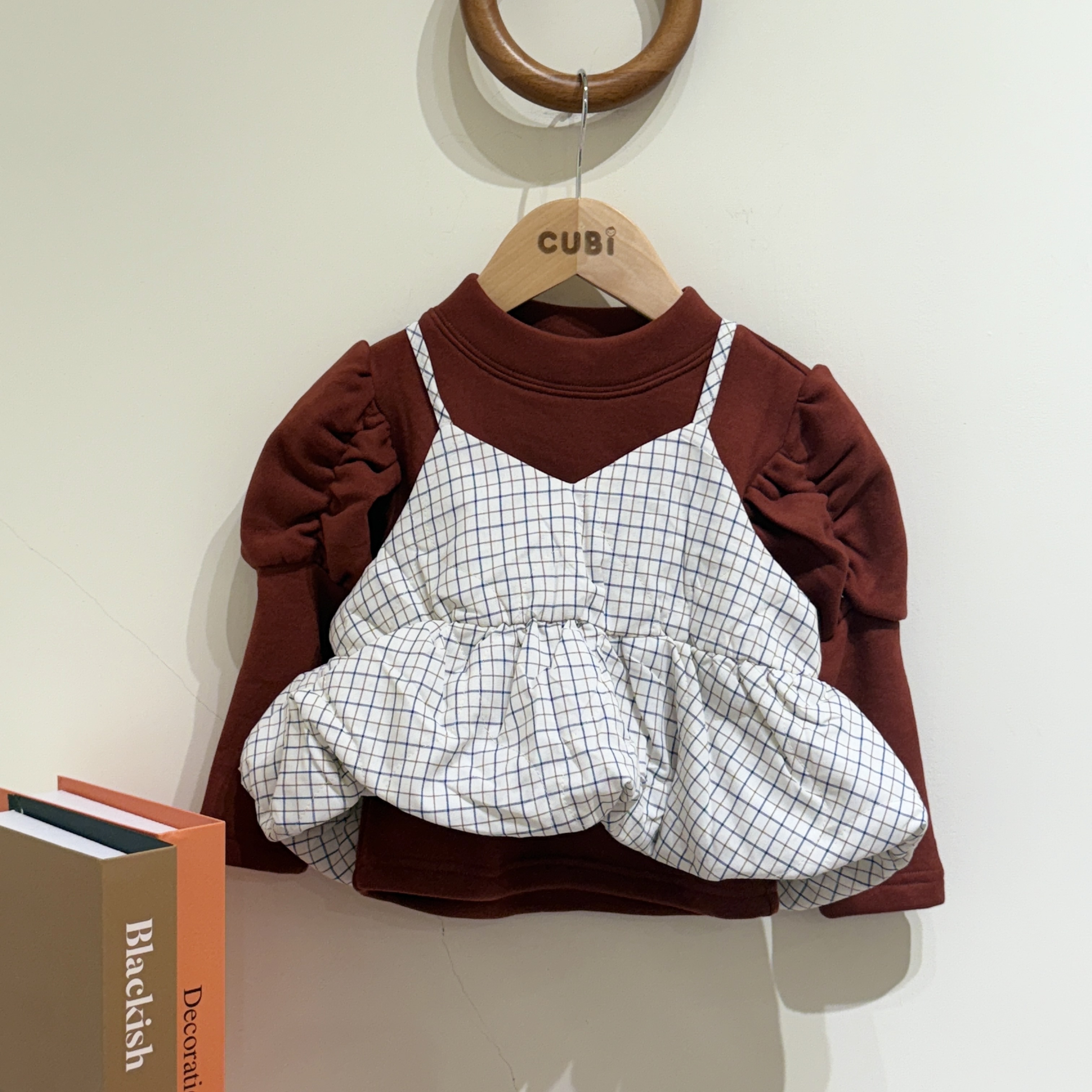 25秋 泡泡袖造型背心兩件套