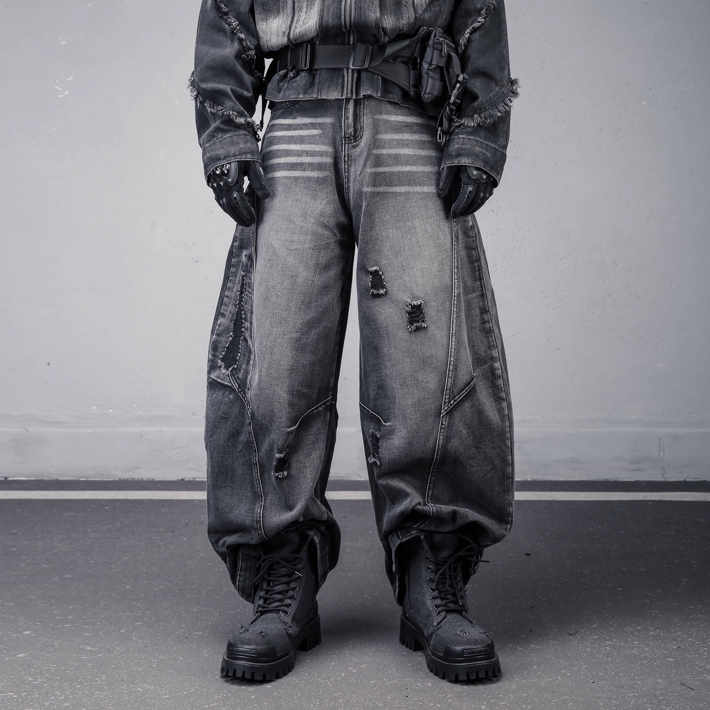 𝙏𝙀𝘾𝙃𝙒𝙀𝘼𝙍 暗黑美式水洗彎刀牛仔褲