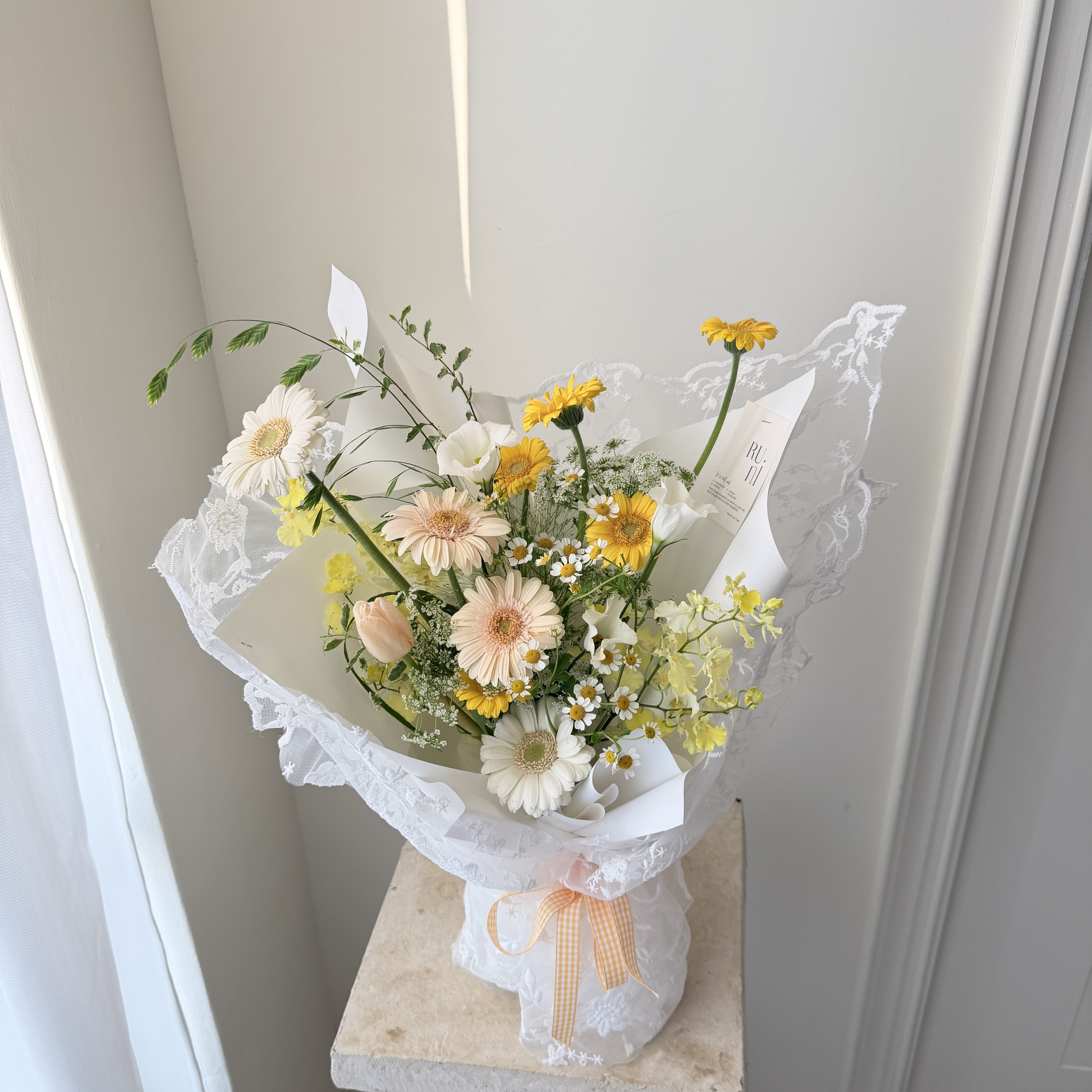 甜橙果醬-太陽綜合鮮花花束（蕾絲包裝款‼️）