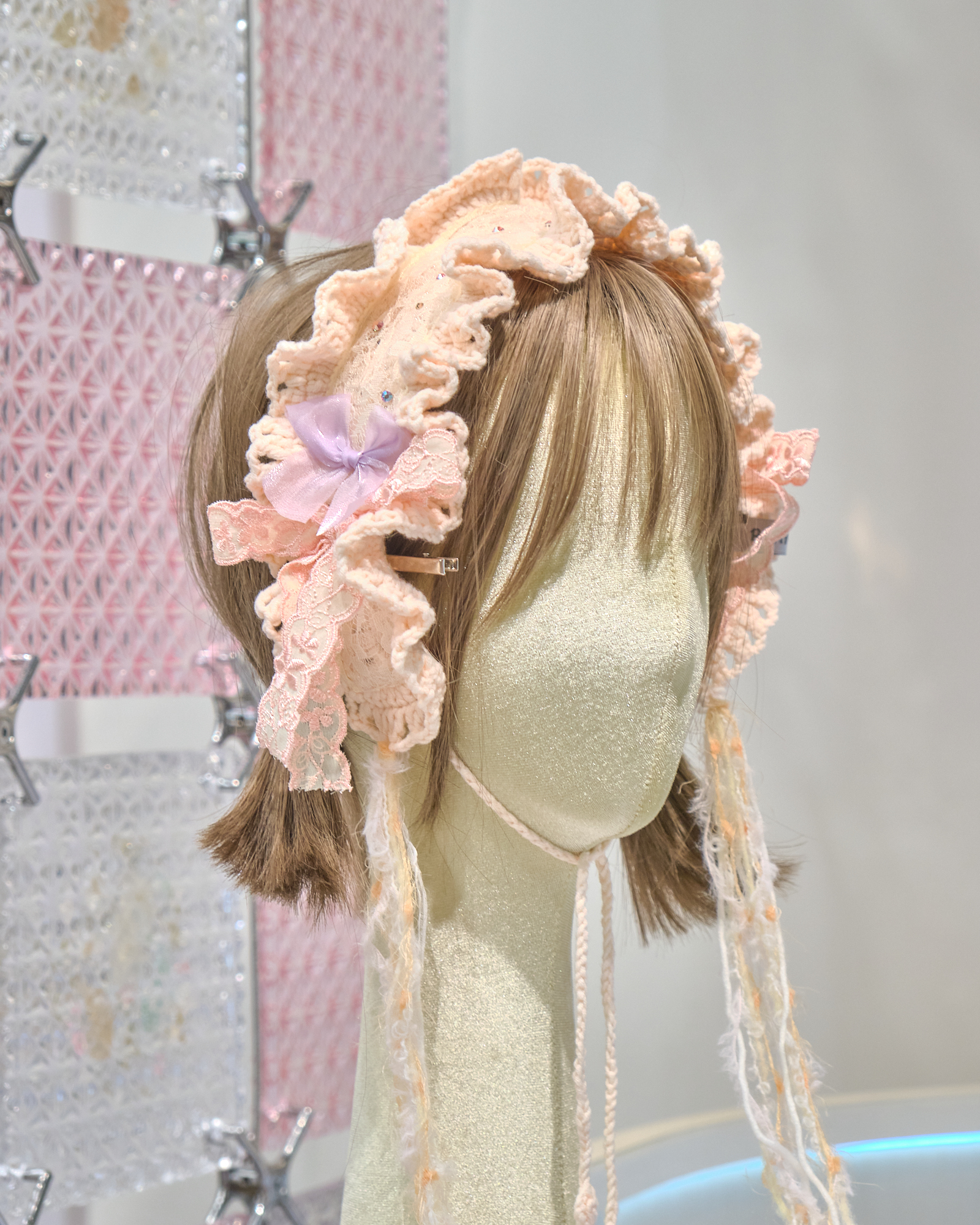 12913 Harajuku Style Warm & Cozy Ruffled Clip Bonnet