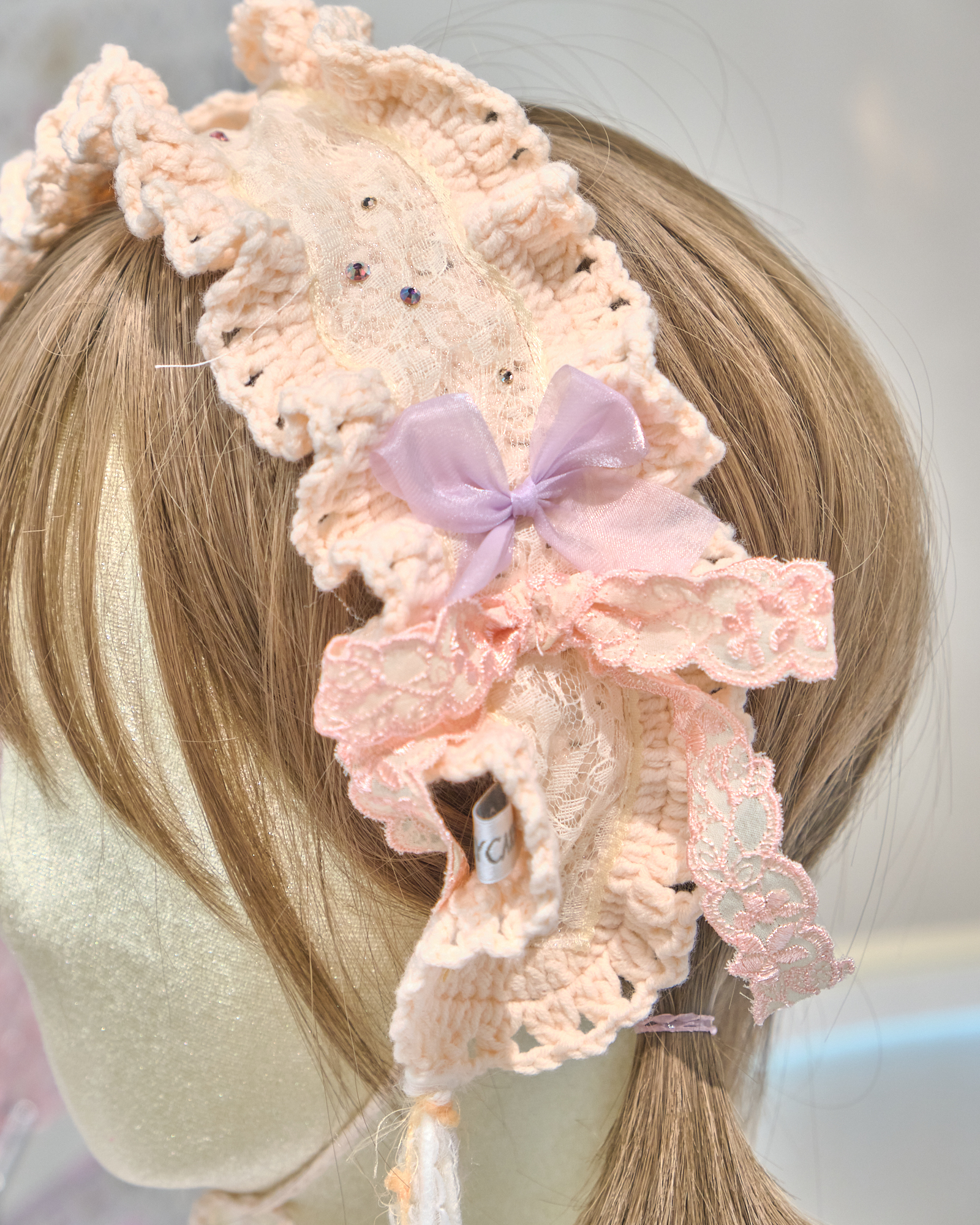 12913 Harajuku Style Warm & Cozy Ruffled Clip Bonnet