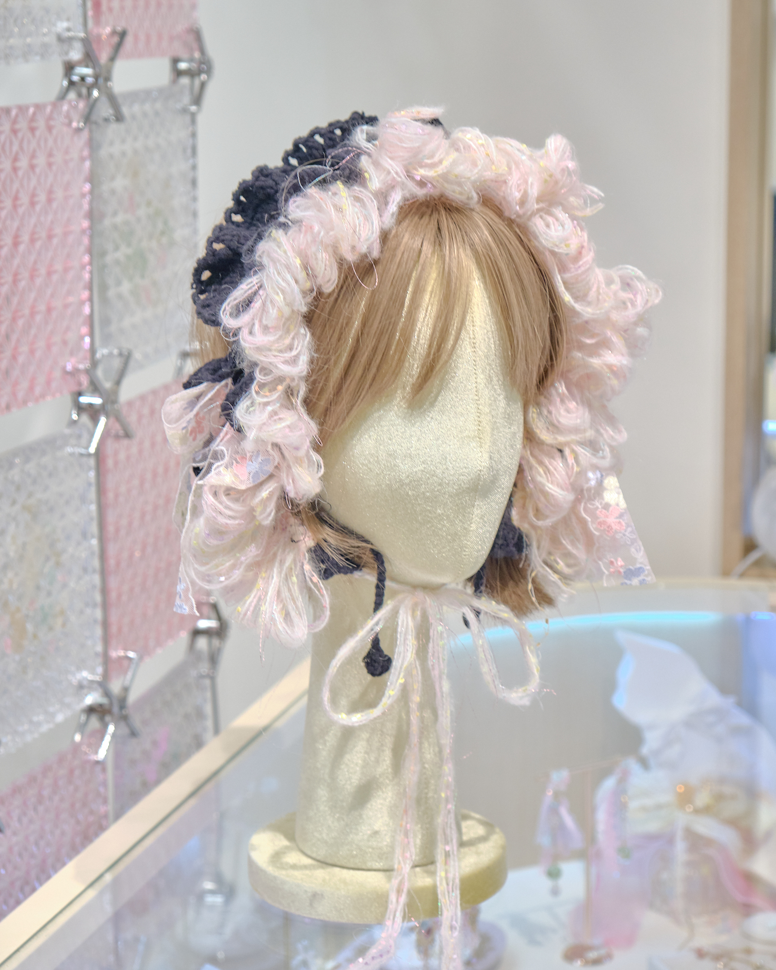 12911 Harajuku Style Warm & Cozy Ruffled Clip Bonnet