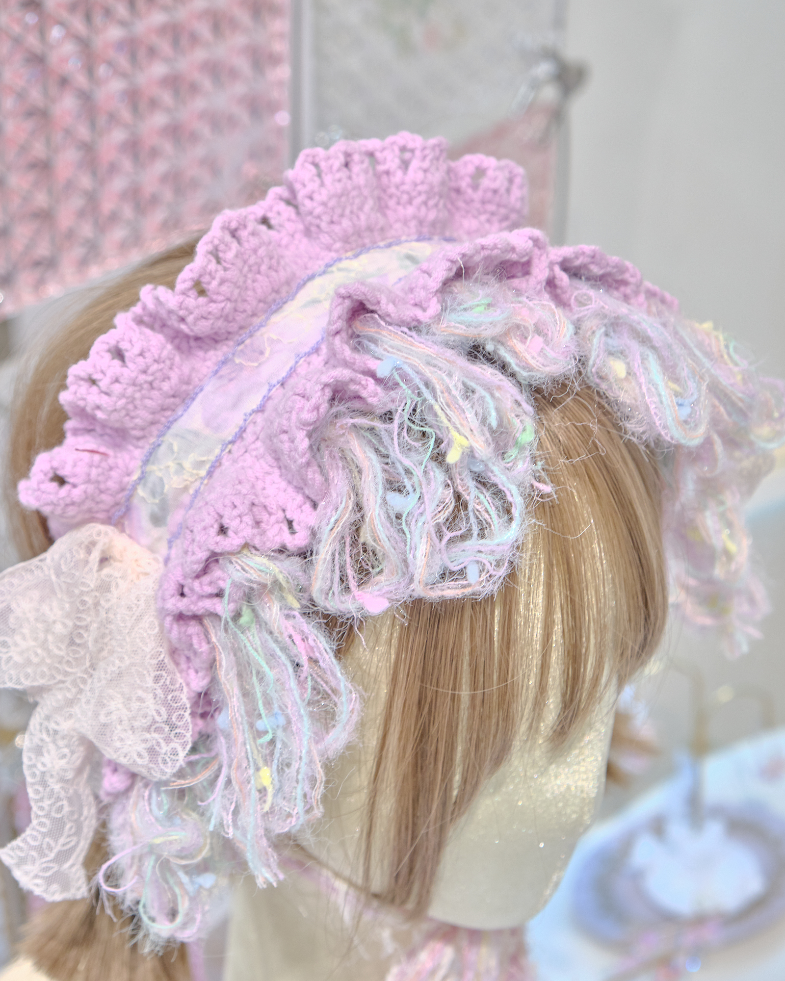 12910 Harajuku Style Warm & Cozy Ruffled Clip Bonnet