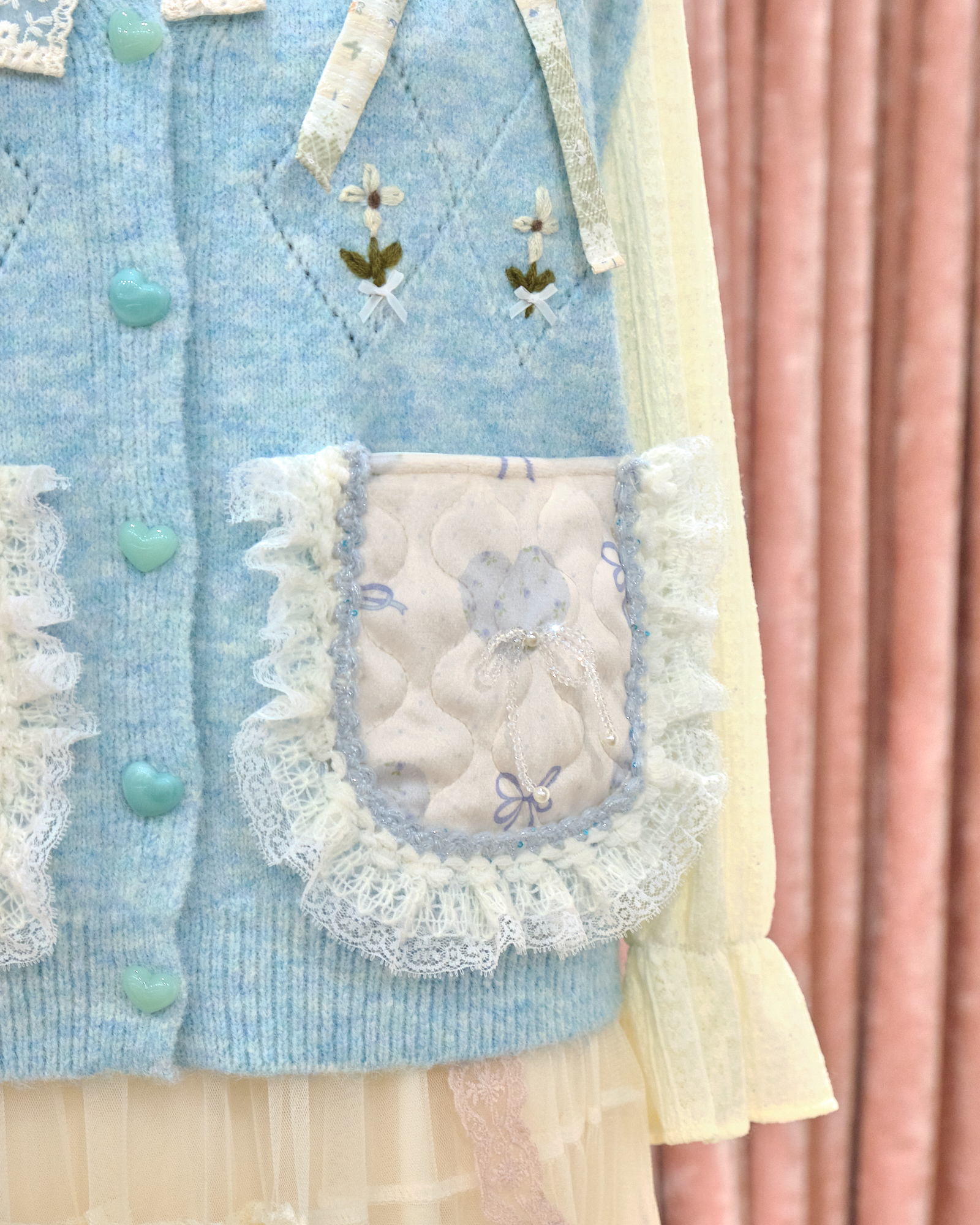 12895 Hand-Stitched Floral Lapel Knitted Vest Cardigan