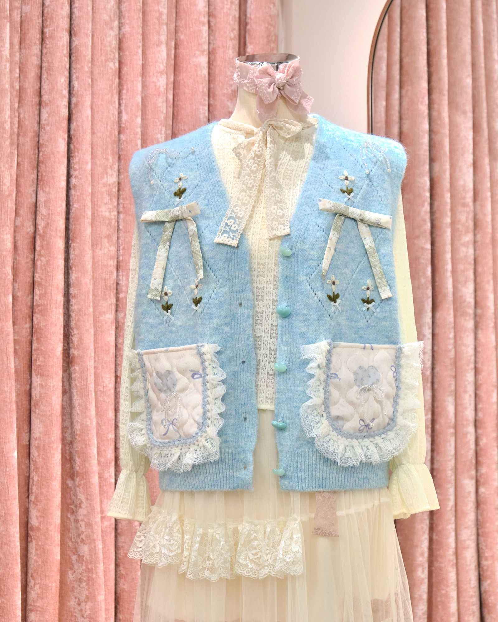 12895 Hand-Stitched Floral Lapel Knitted Vest Cardigan