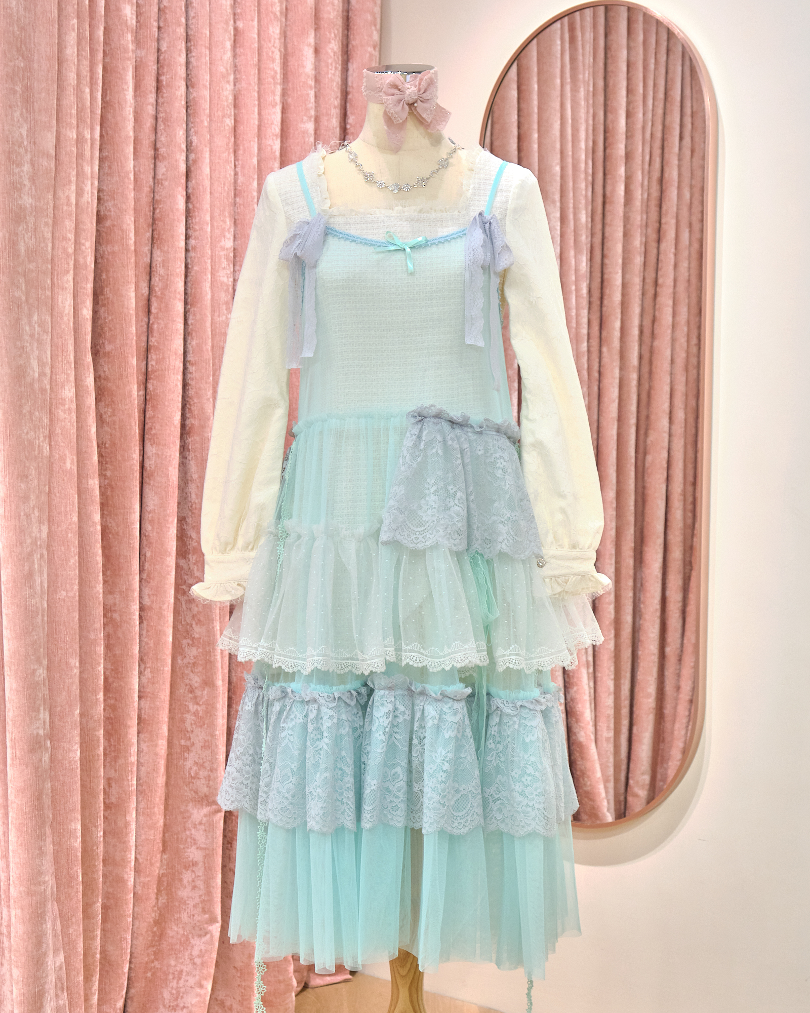 12885 Classic Lace Strap Cupcake Long Dress Cover