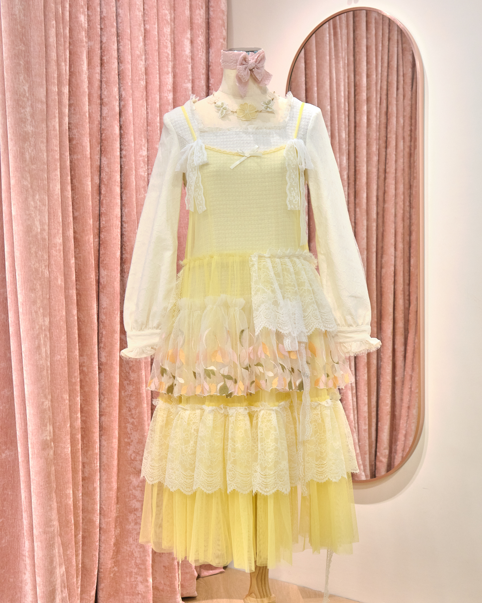 12884 Classic Lace Strap Cupcake Long Dress Cover