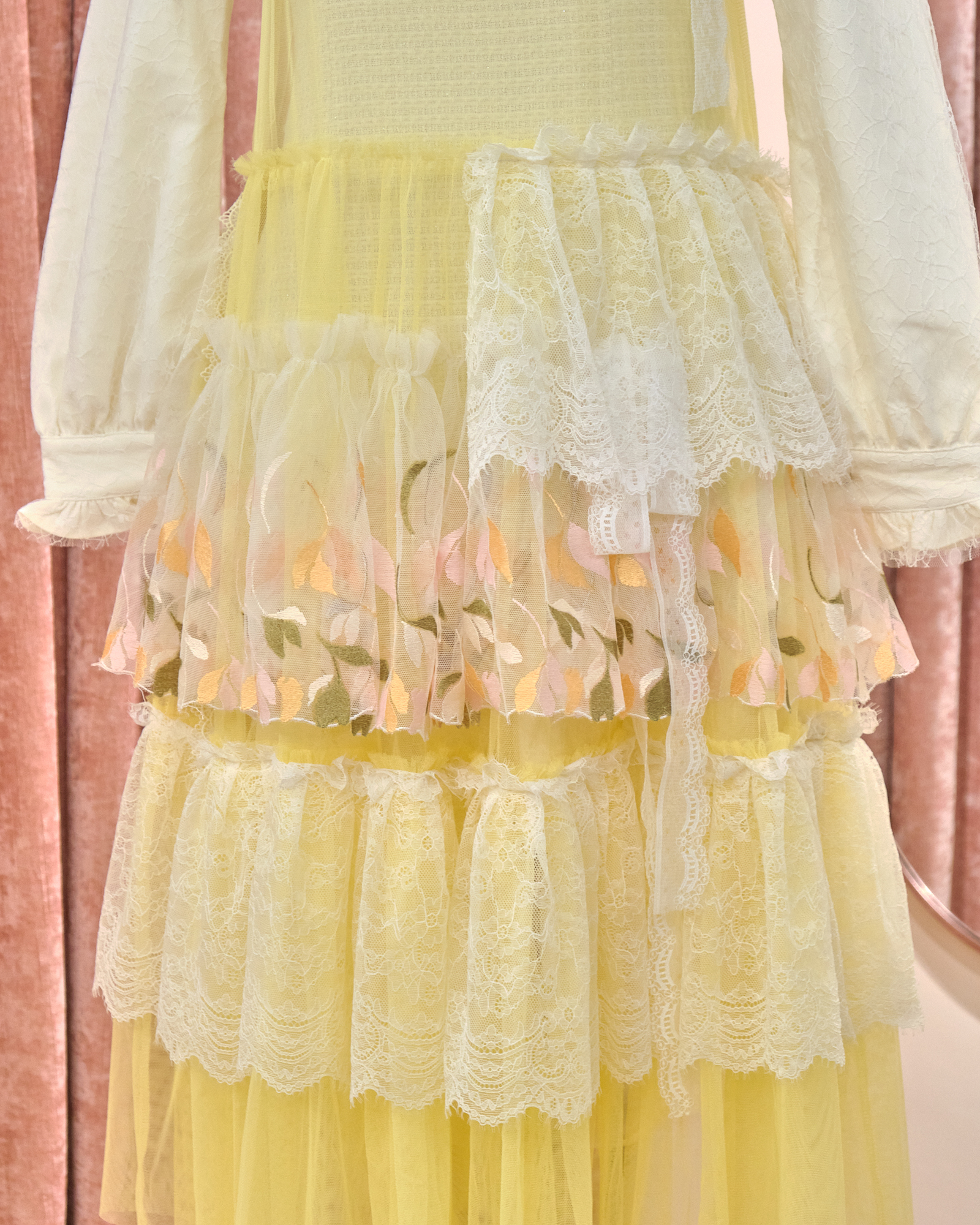 12884 Classic Lace Strap Cupcake Long Dress Cover