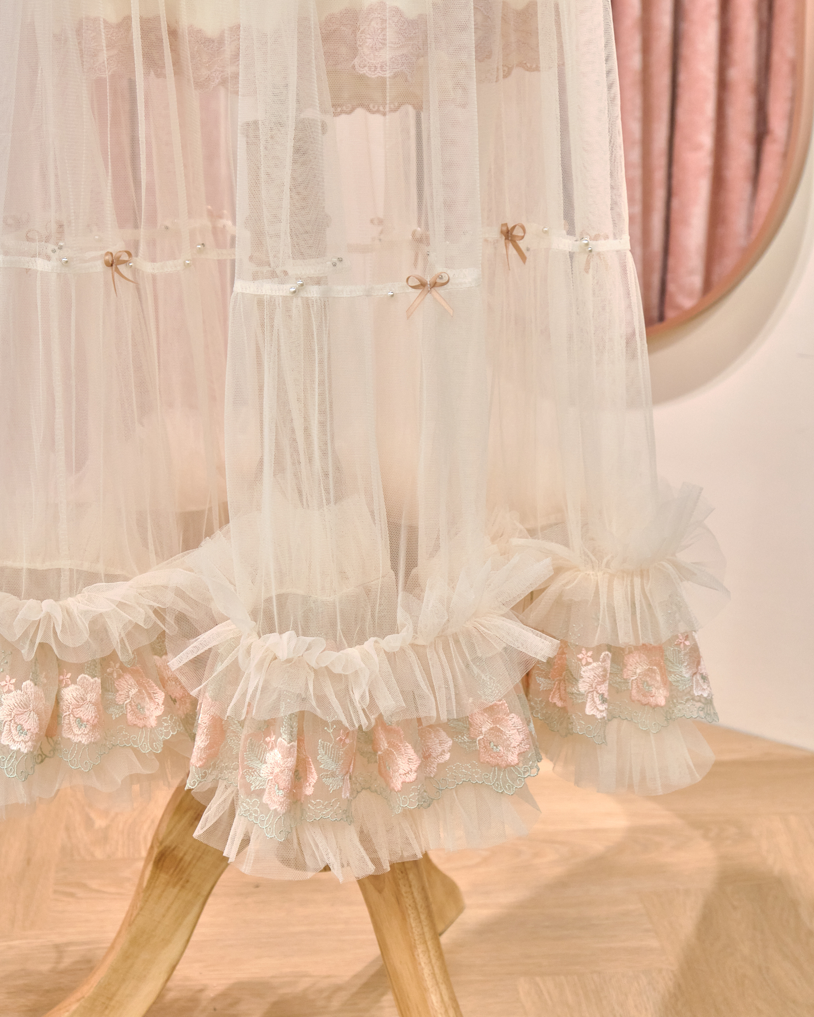 12889 Puffy Cloud Ruffle Hem Sheer Mid-Length Skirt