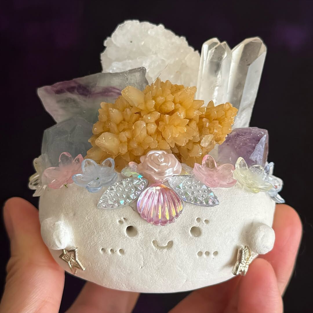 [原石] 橙方解石+天青石+螢石+白水晶+紫晶 小晶靈