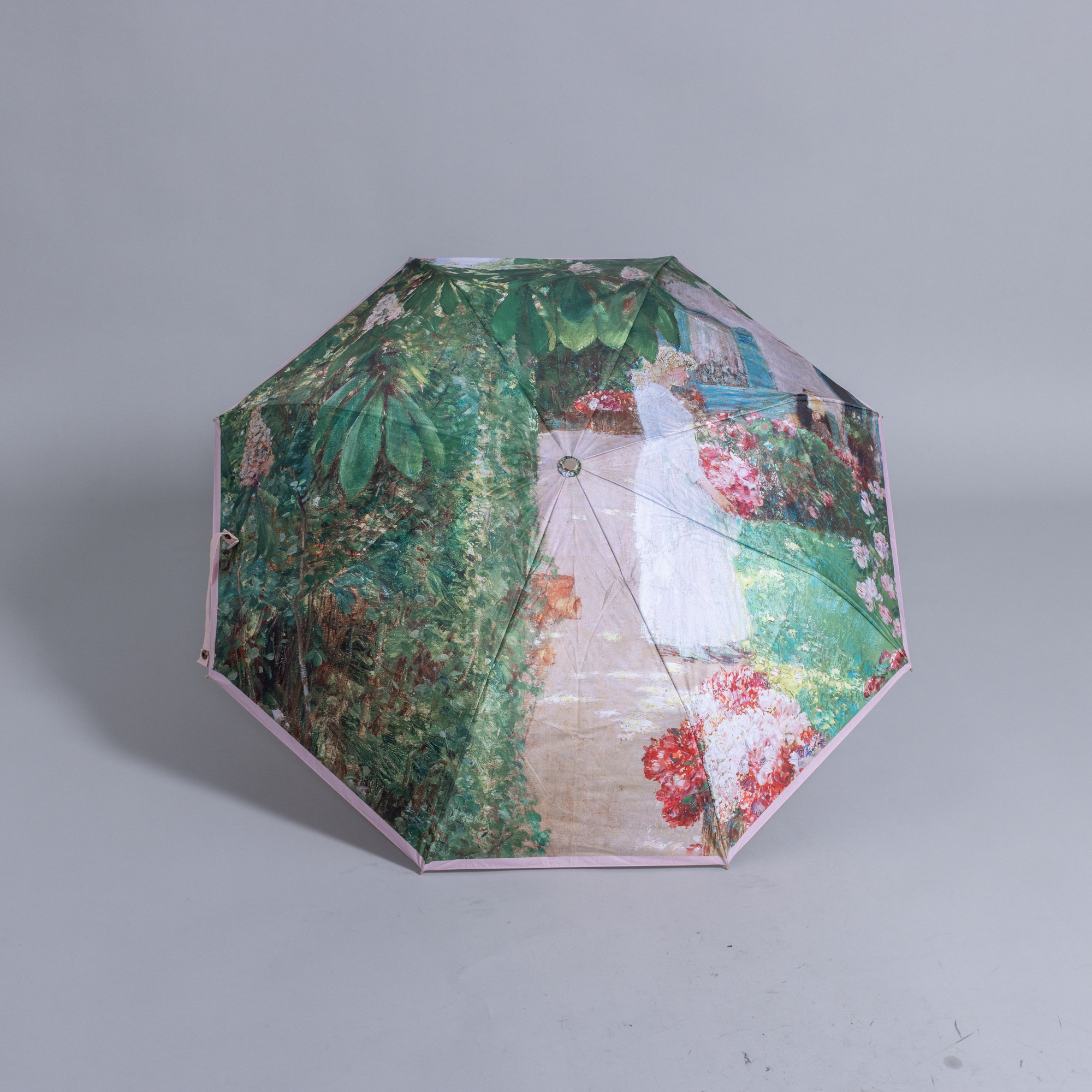 印象派藝術折傘｜查爾德·哈薩姆《在法式庭園中採花》