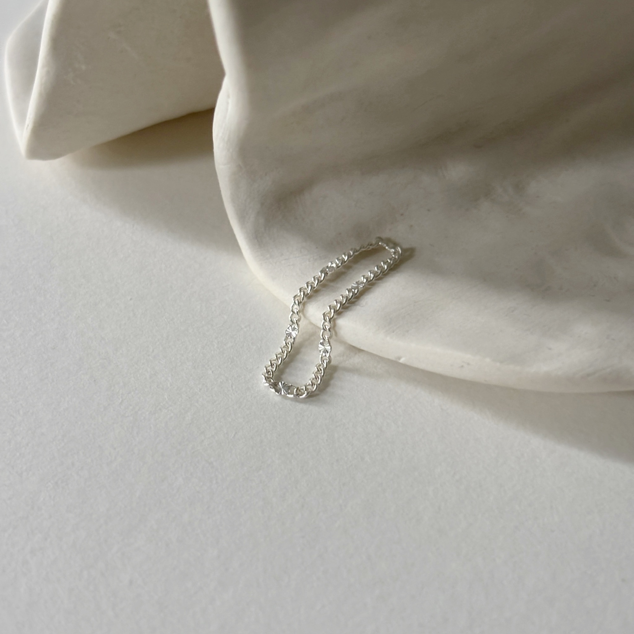 閃閃細古巴鍊戒