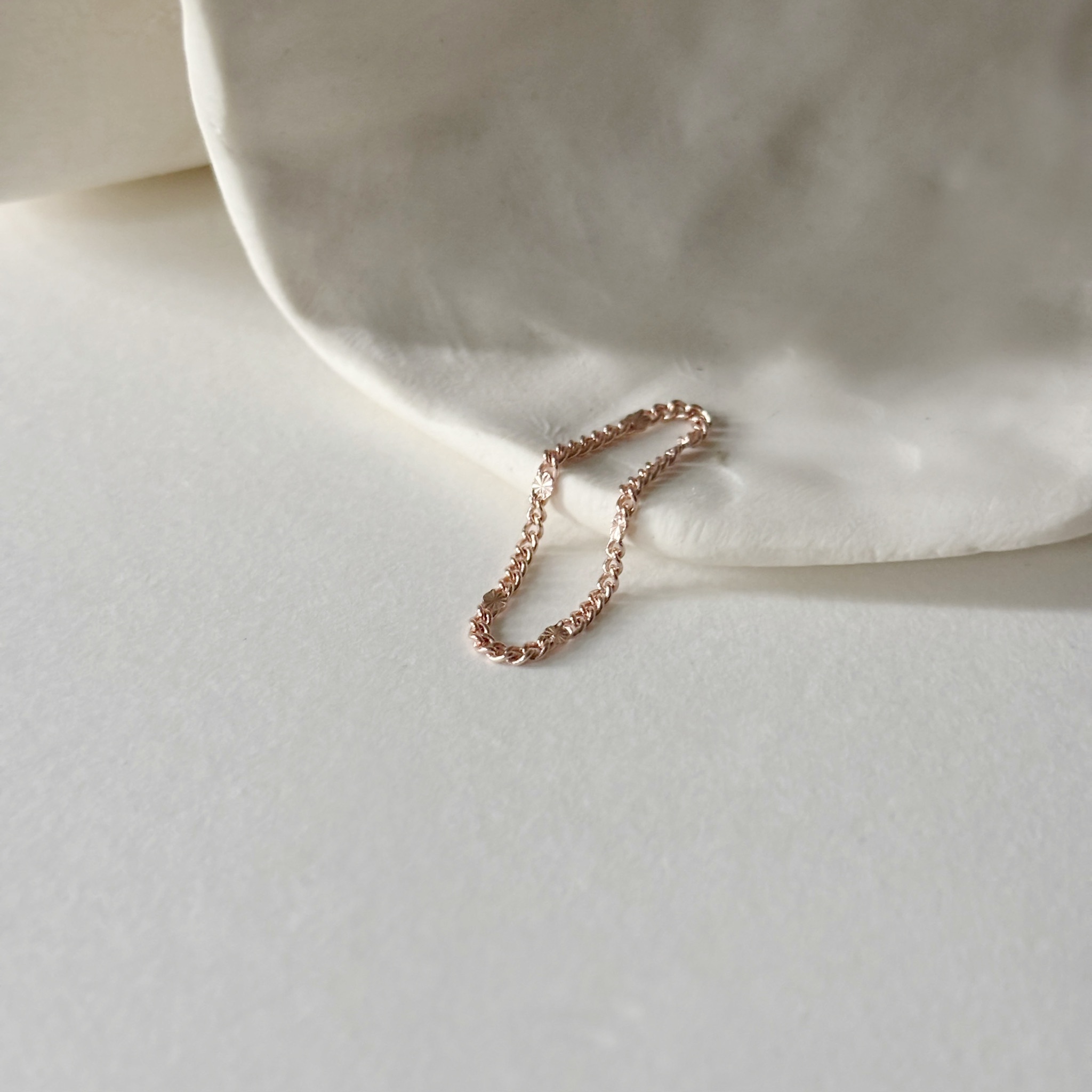 閃閃細古巴鍊戒