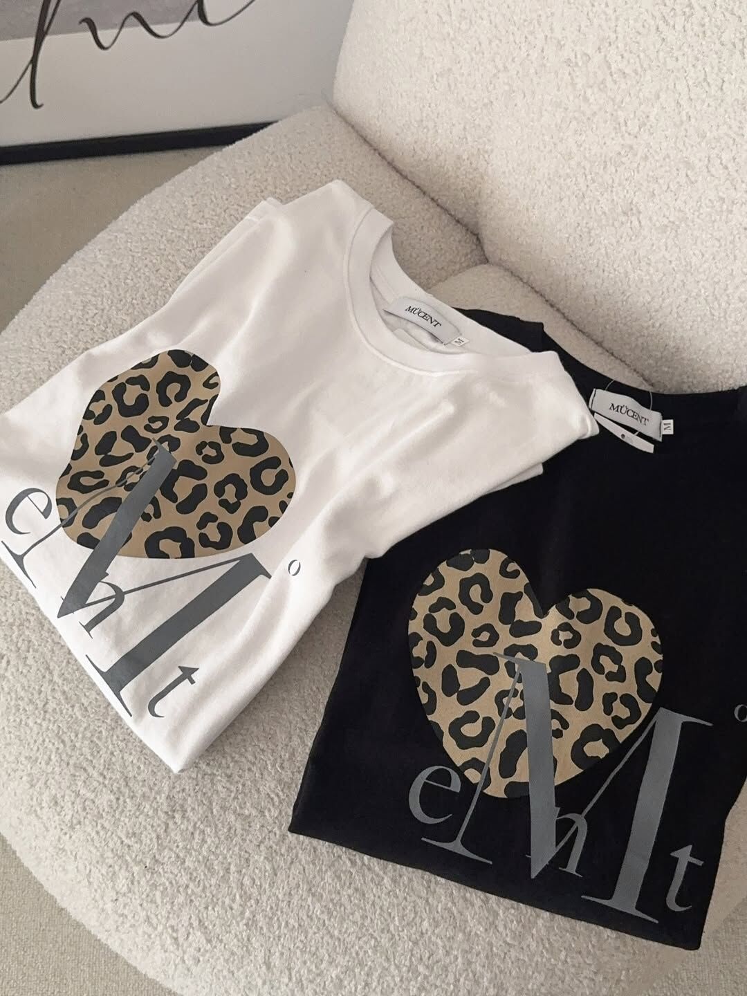 🇰🇷韓國 MUCENT 豹紋愛心 短袖上衣(2colors)