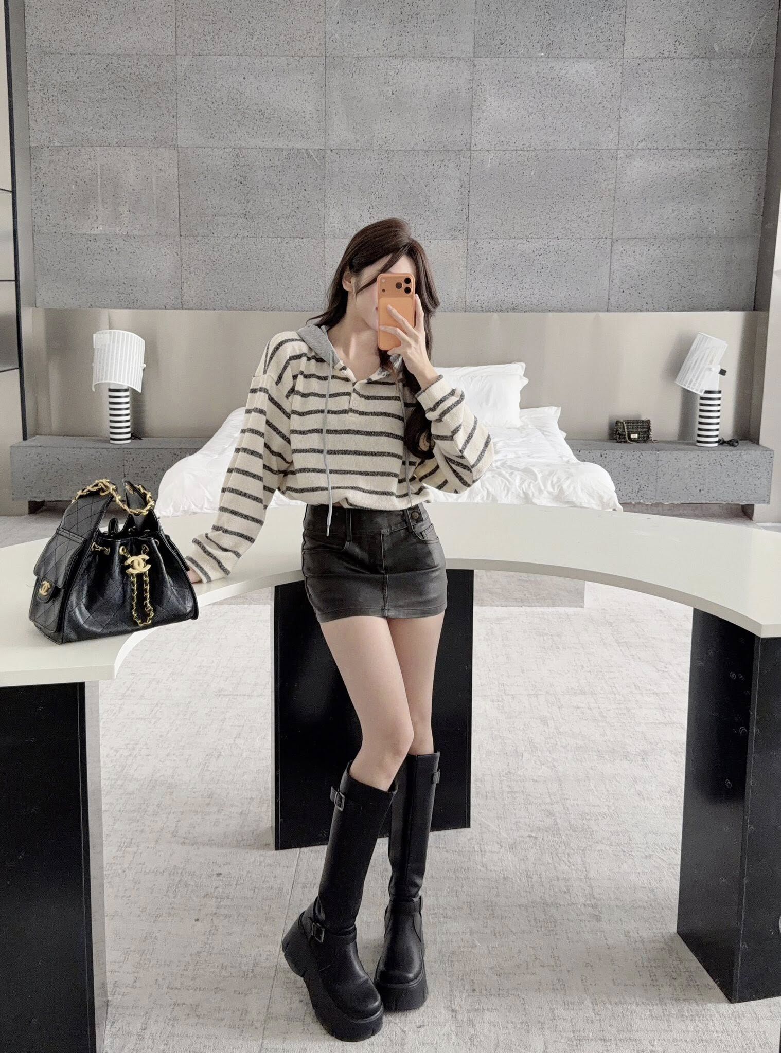 減齡洋氣撞色條紋縮腰短款帽Tee👻