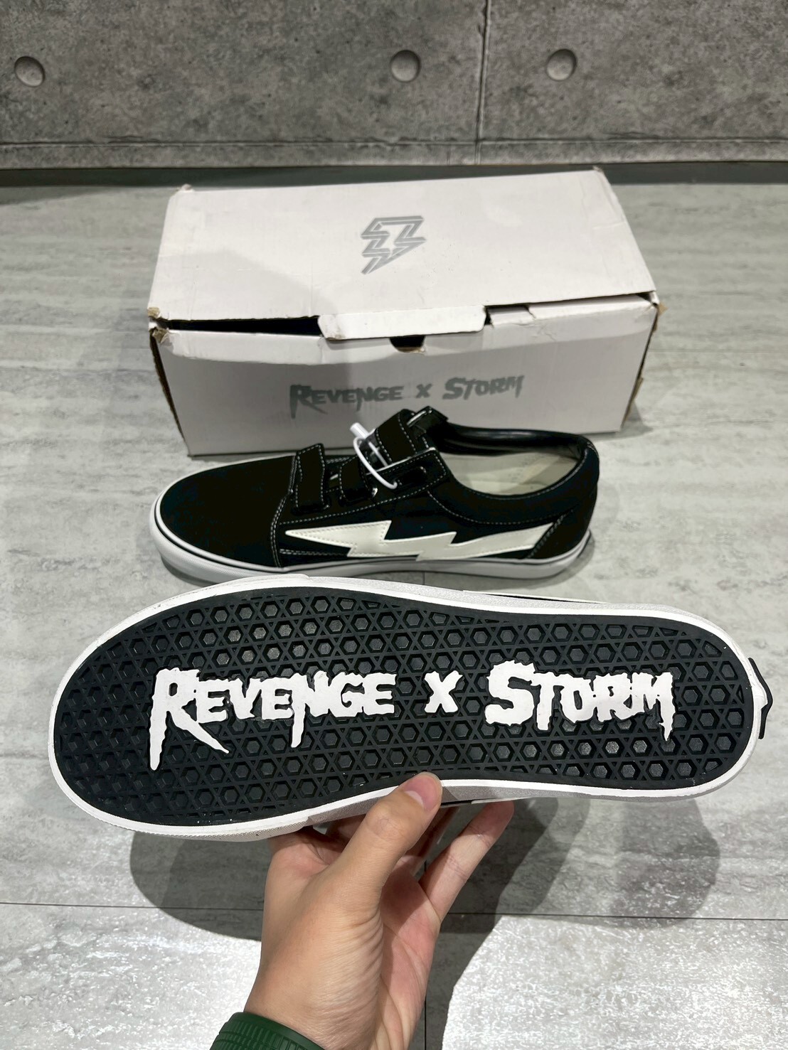Revenge x Storm 絕版款 黑色魔鬼氈閃電鞋 OG配色