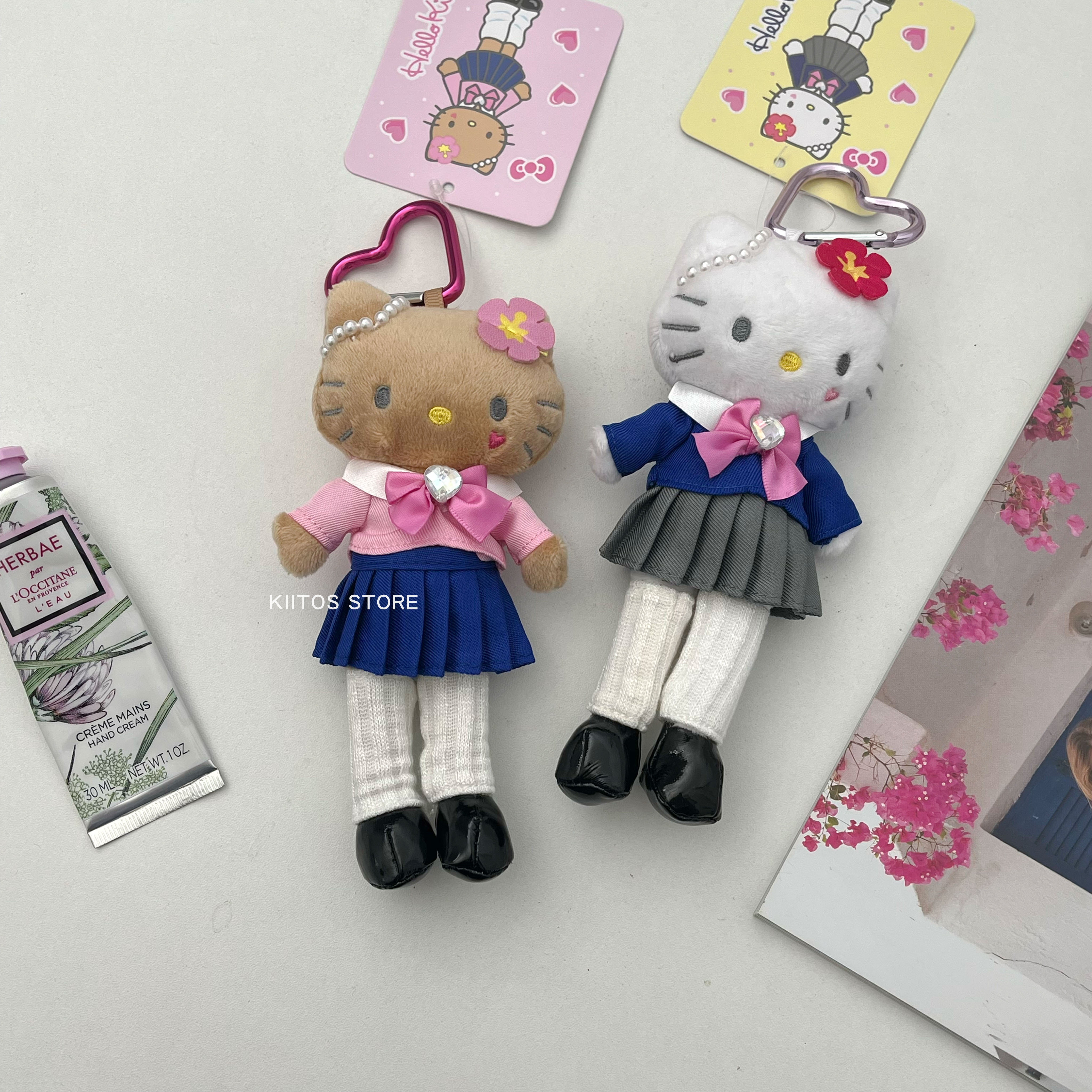 【現貨】正版三麗鷗 Sanrio GOGO GAL系列 黑皮 Hello Kitty 貴婦 學生服 吊飾