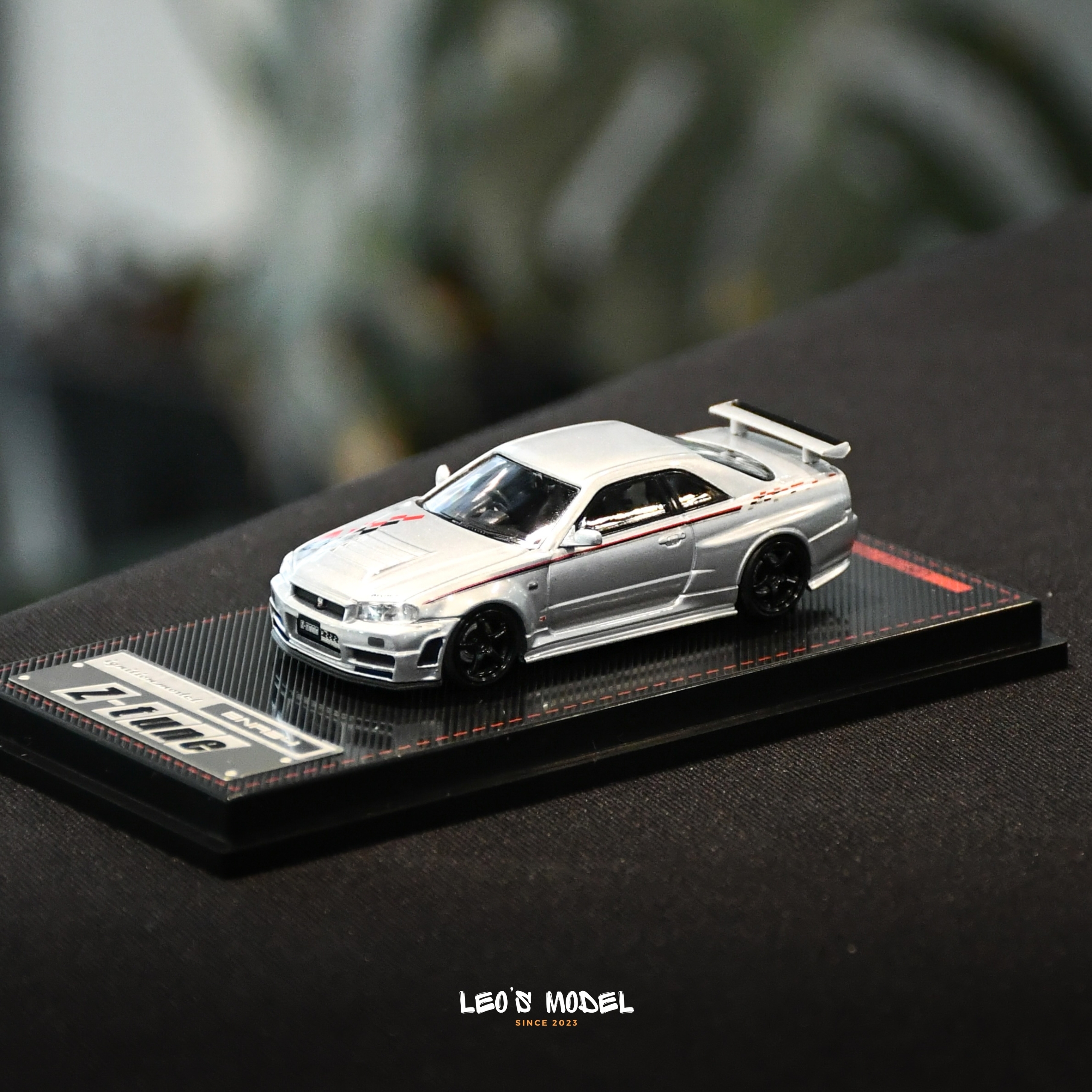 NISSAN Skyline GT-R R34 Z-tune モデルカー 模型 1/64 Nissan Skyline GTR R34 Z-tune 銀色
