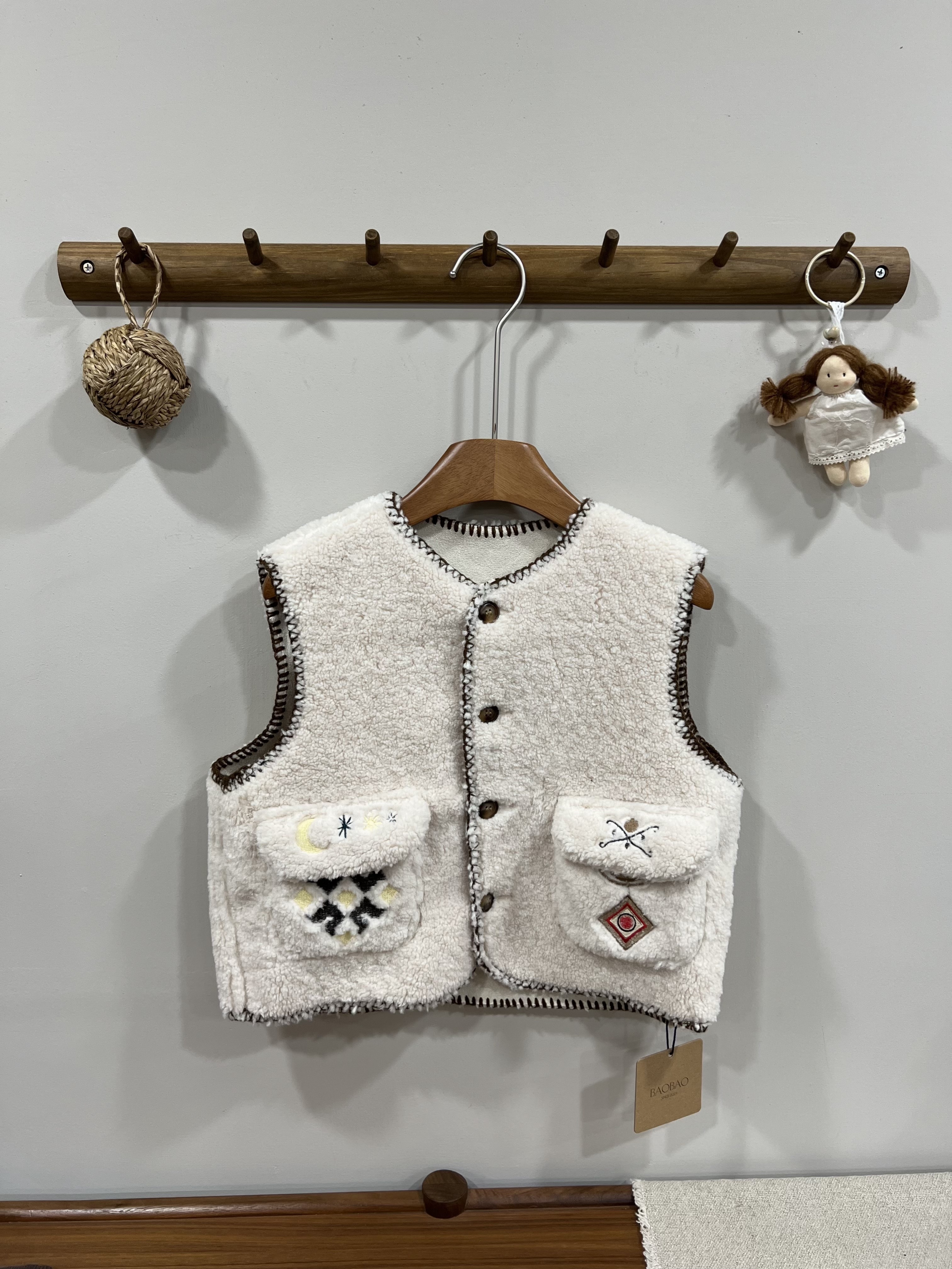 A03367滾邊麂皮毛絨背心