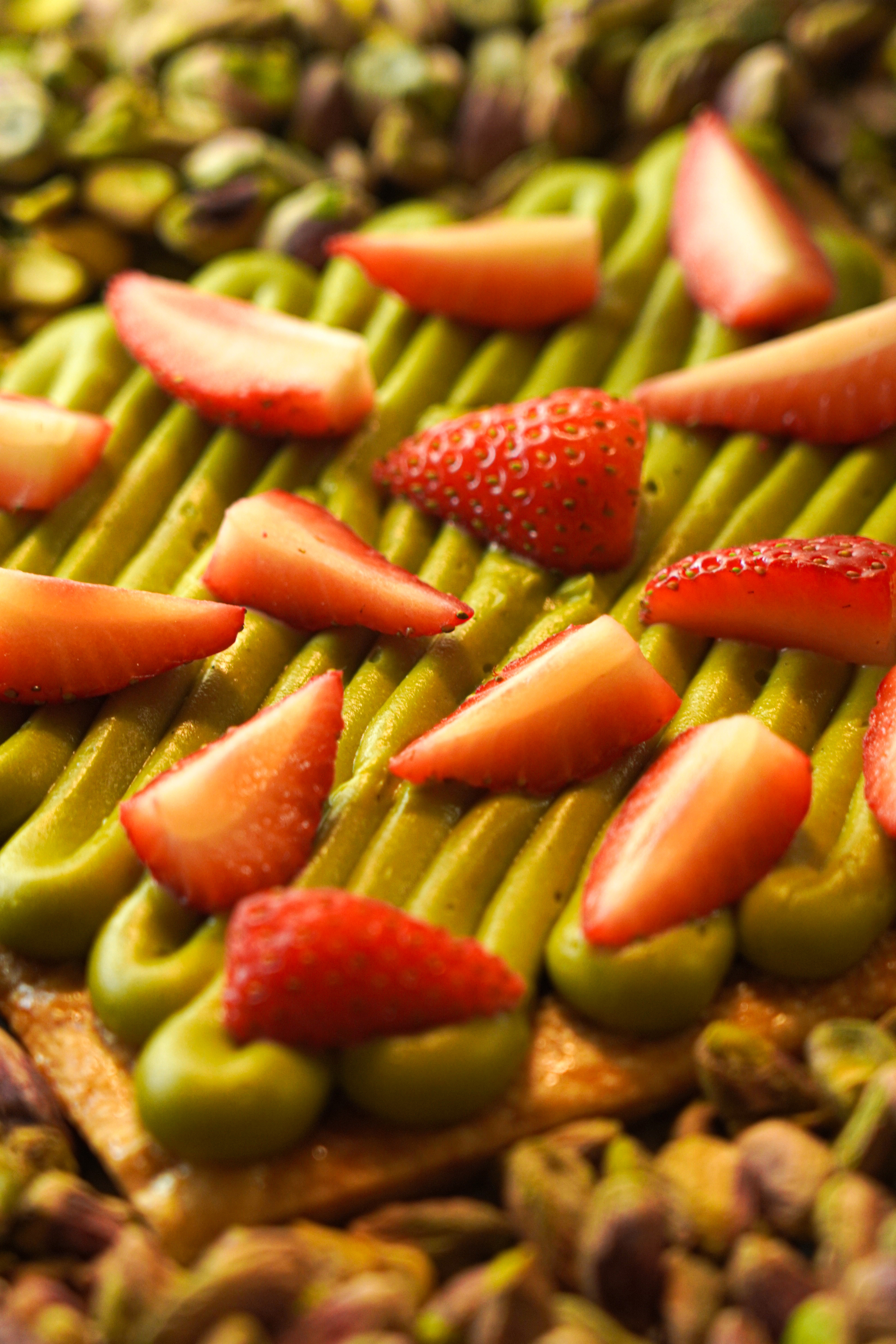 『 開心果草莓 』 網格拿破崙 (15 & 20cm)