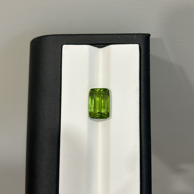 橄欖石 Peridot/10.76克拉