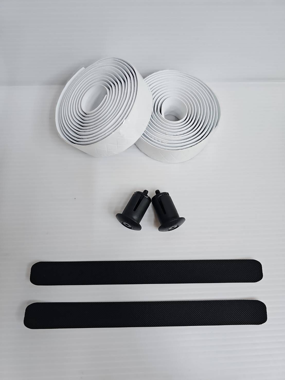 (1組優惠價) silic1 X紋路全矽膠手把帶 白色 矽膠把帶 厚度:3.0mm 搭配 E款可鎖緊式尾塞+收尾膠帶