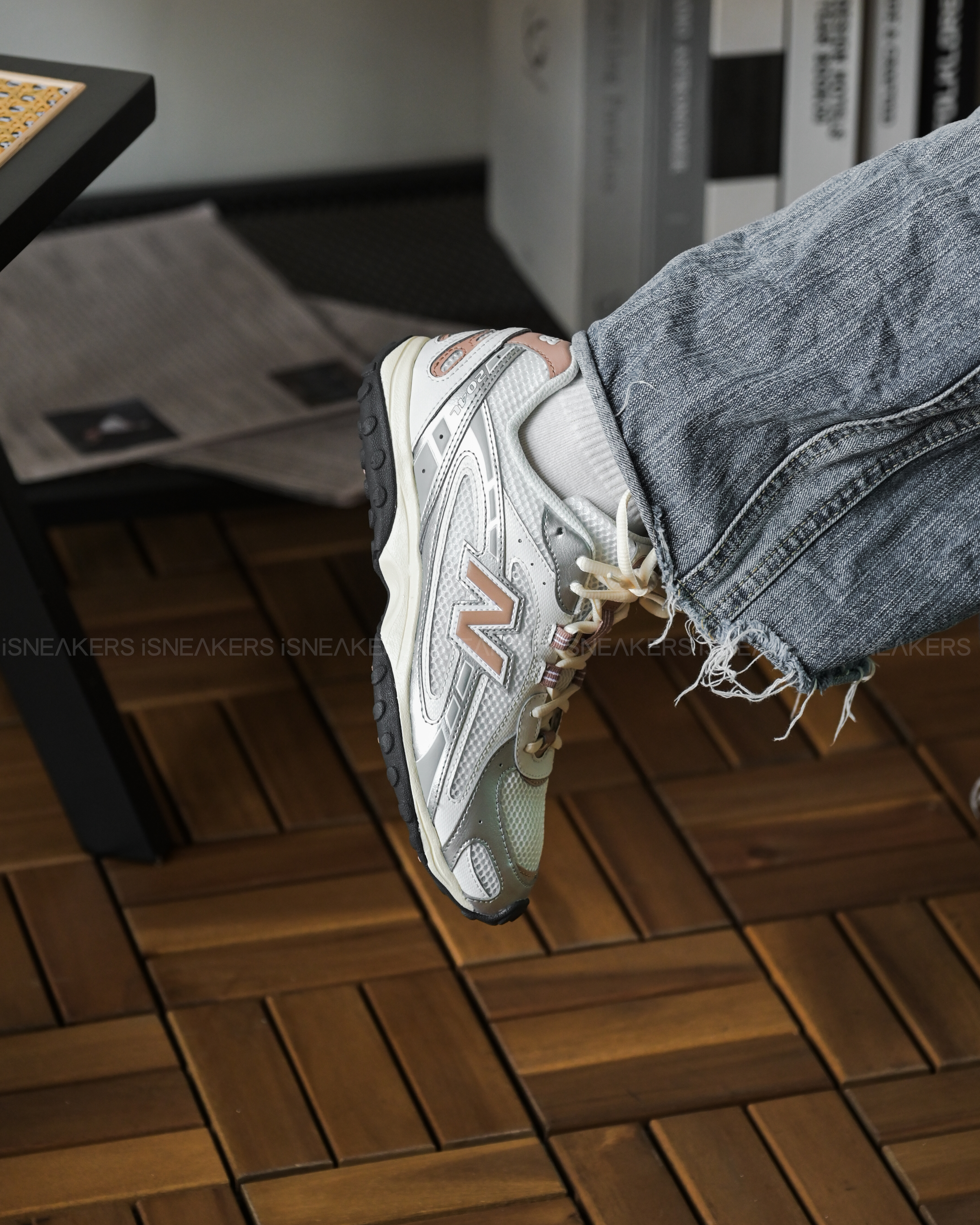 iSNEAKERS｜New Balance 204L "Silver Metallic Flat Tuape" 粉橘 U204LSWA