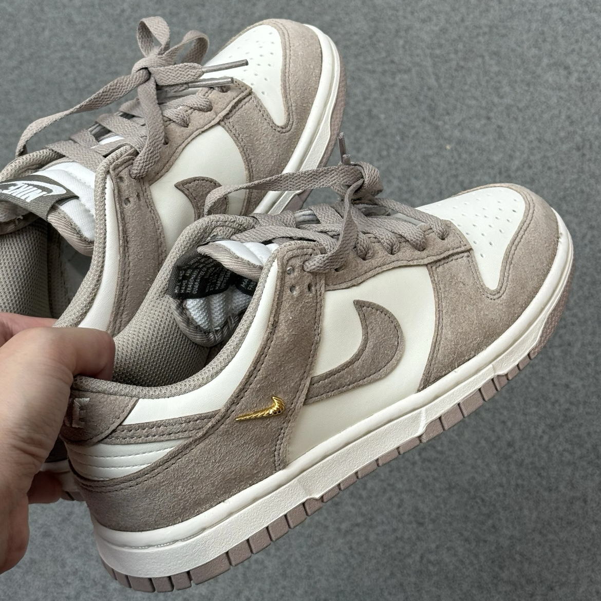 Nike Dunk Low "Malt" 淺卡其 米白 灰棕 小金勾 復古 麂皮 低筒休閒鞋 女鞋