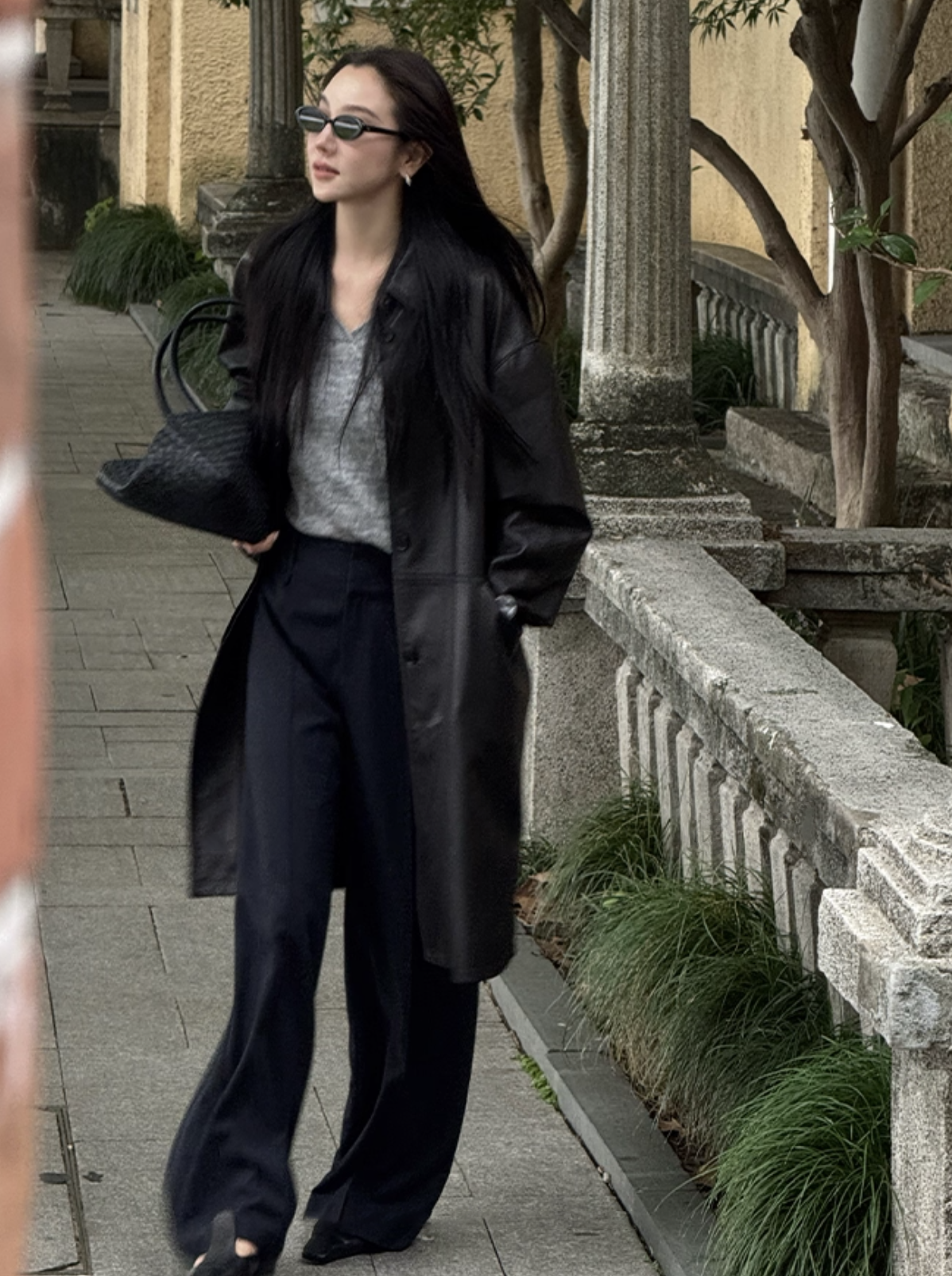 質感灰簡約V領長袖針織上衣-S-L (Elegant & Love)